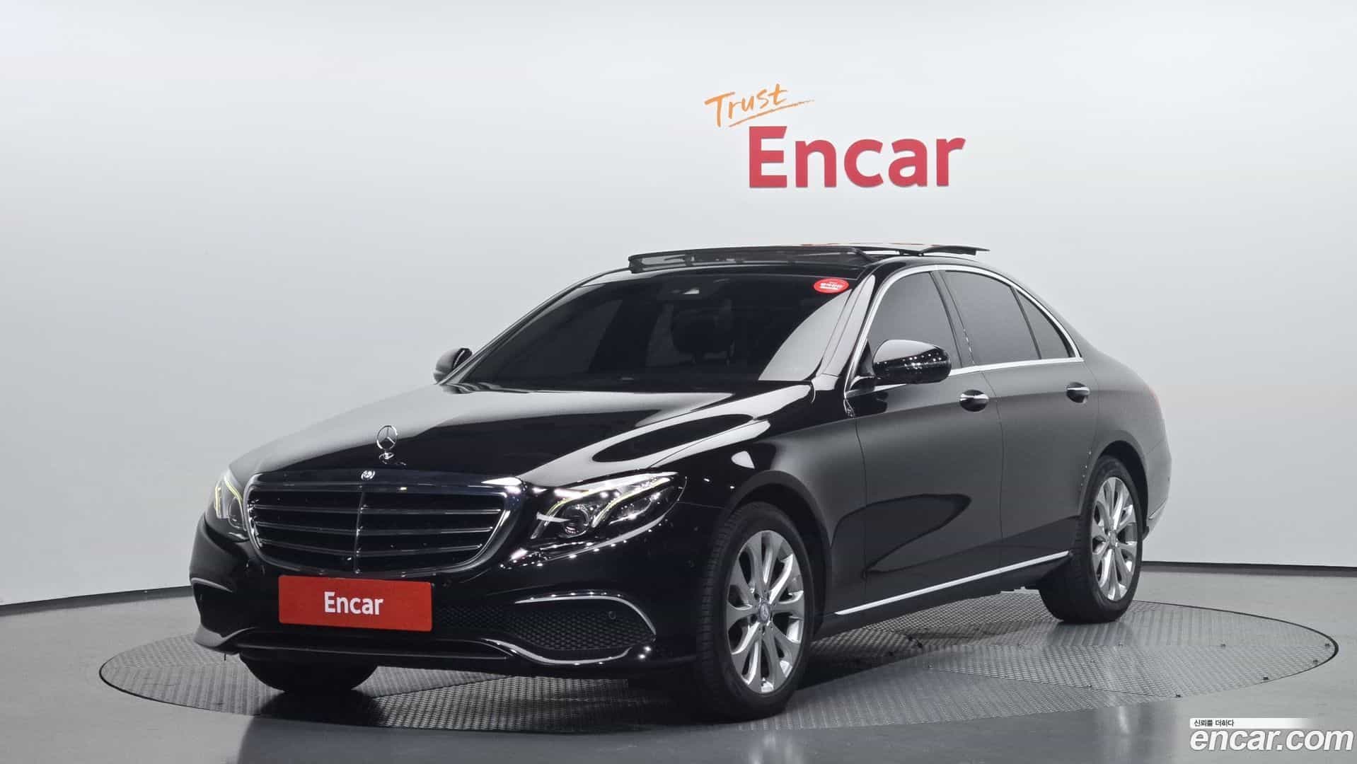 E-Class Mercedes-Benz 2016.8-OUTER-001