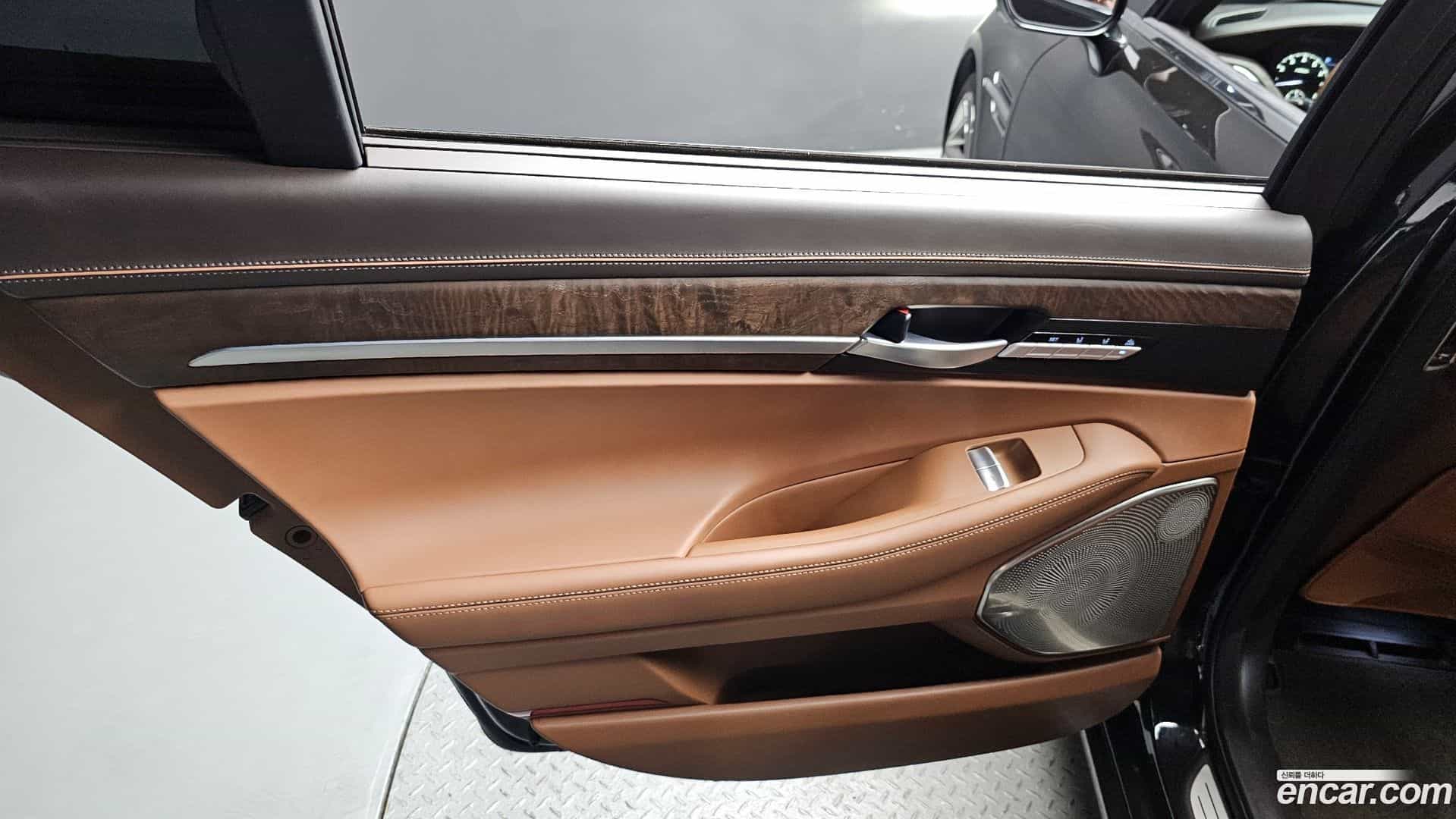 G90 Genesis 2019.2-INNER-035