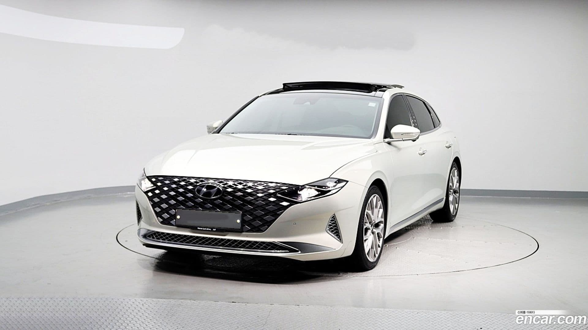 Main__Slider__Photo:Grandeur Hyundai 2019.11-0