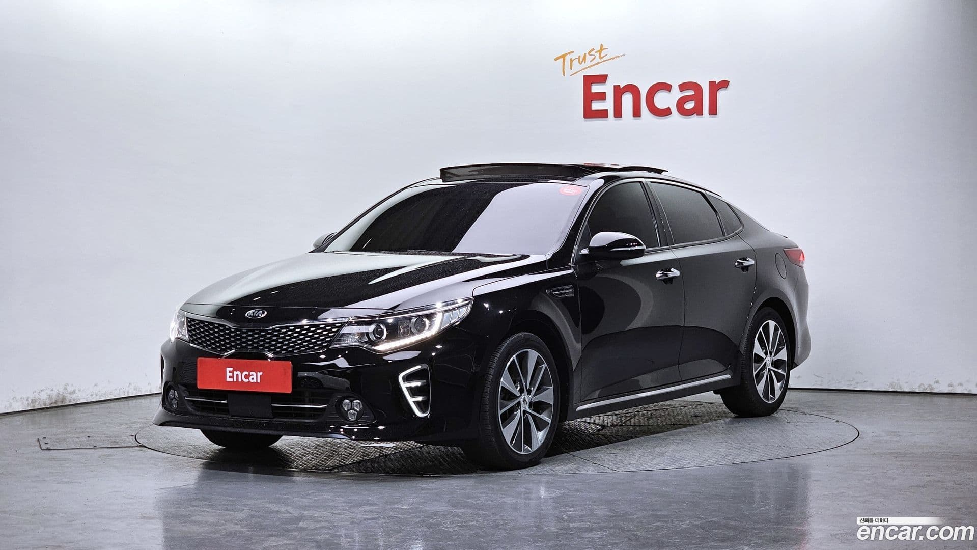 Main__Slider__Photo:K5 Kia 2015.8-0