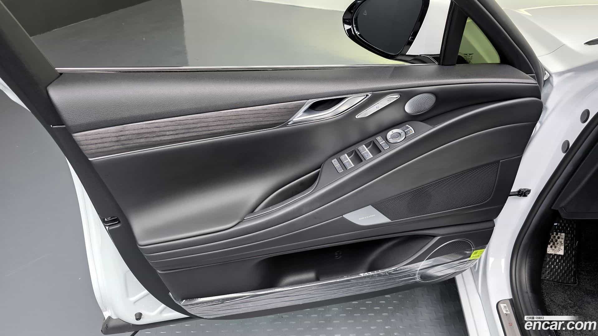 G80 Genesis 2025.4-INNER-034