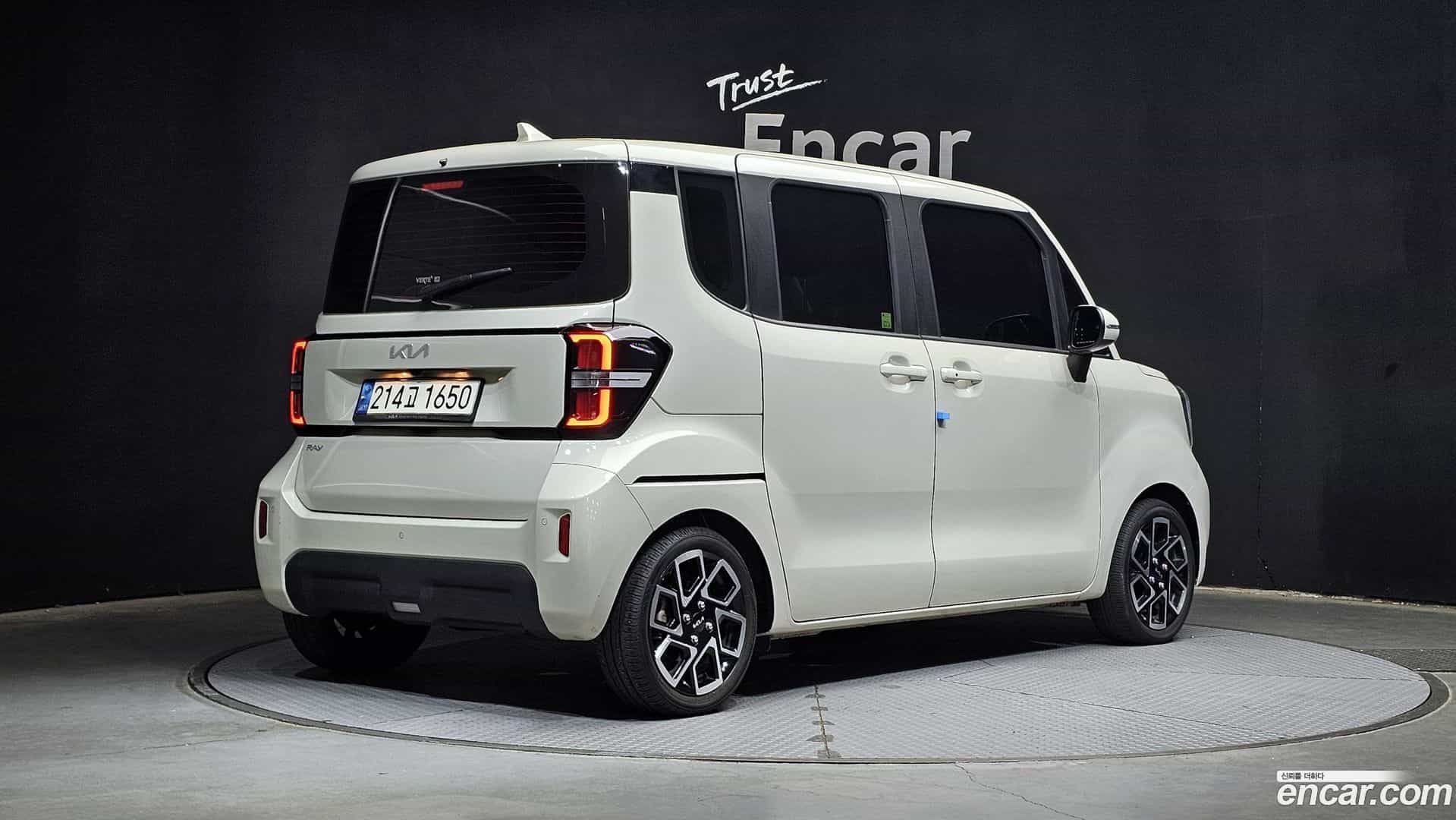 RAY Kia 2022.8-OUTER-002