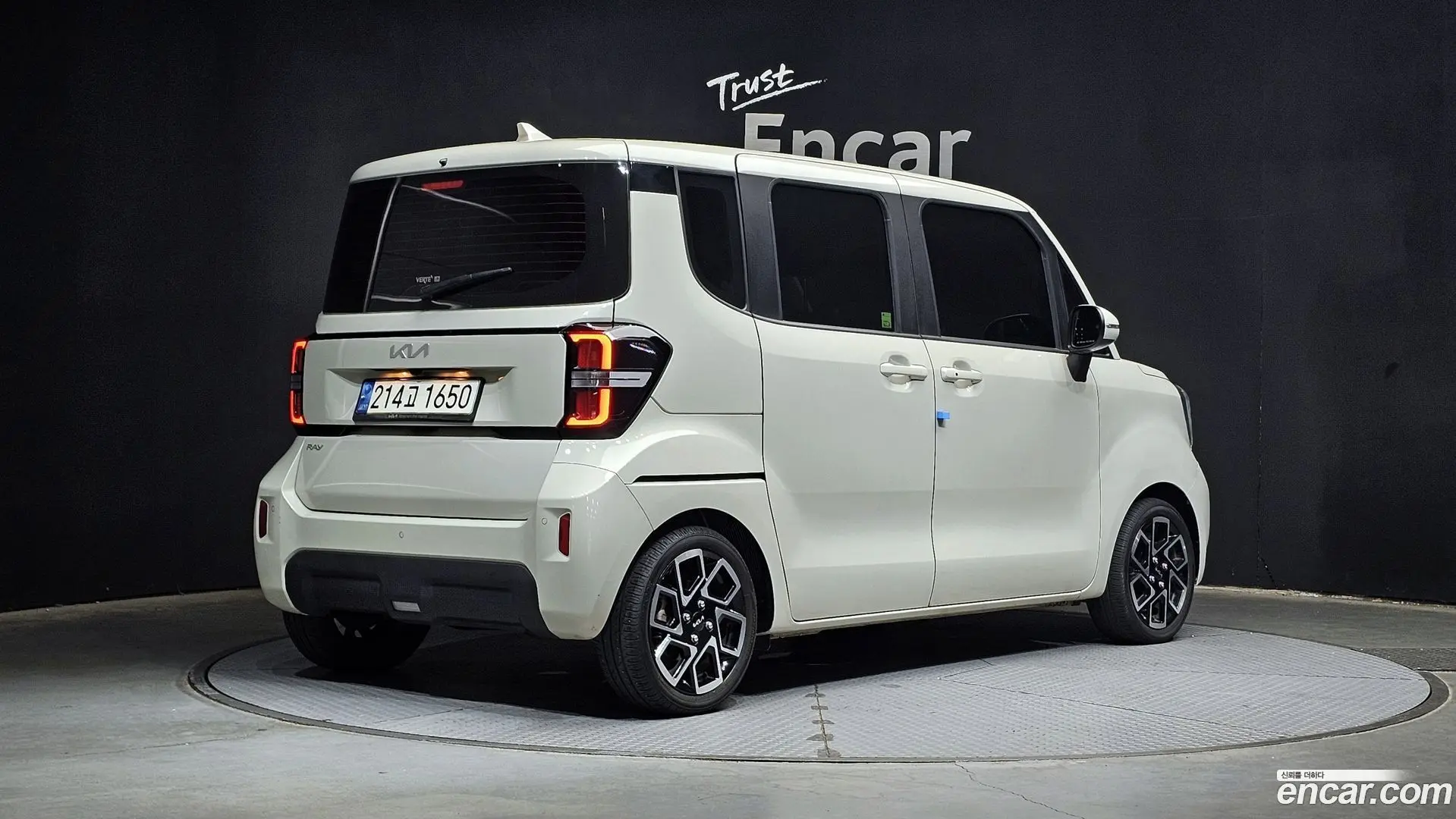 Main__Slider__Photo:RAY Kia 2022.8-1