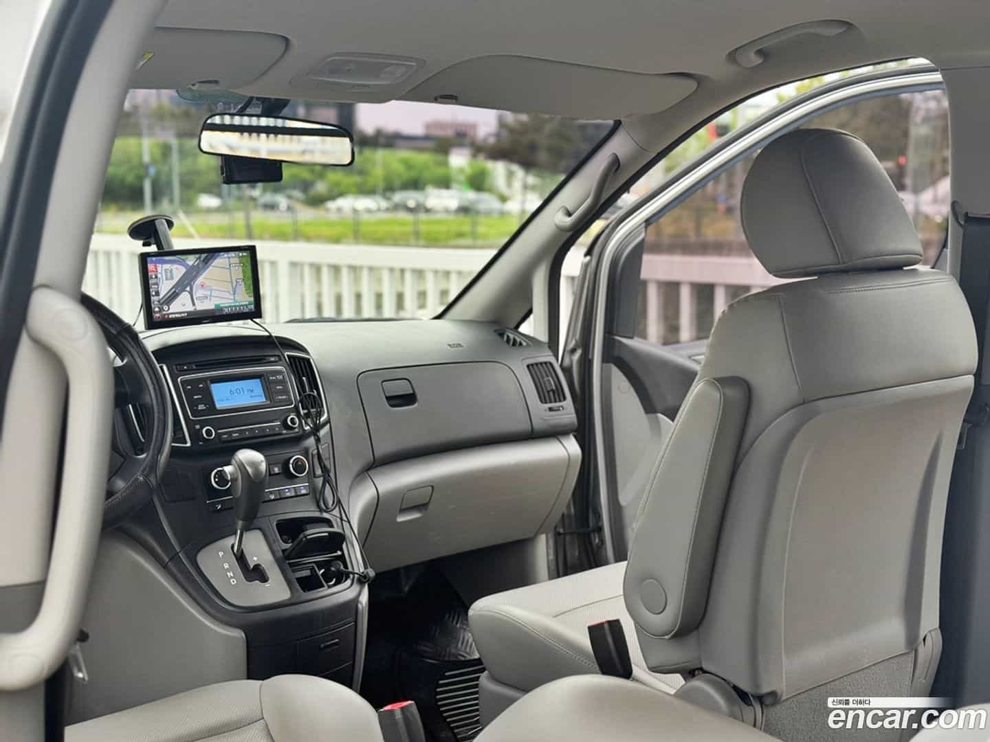 Starex Hyundai 2018.4-INNER-009