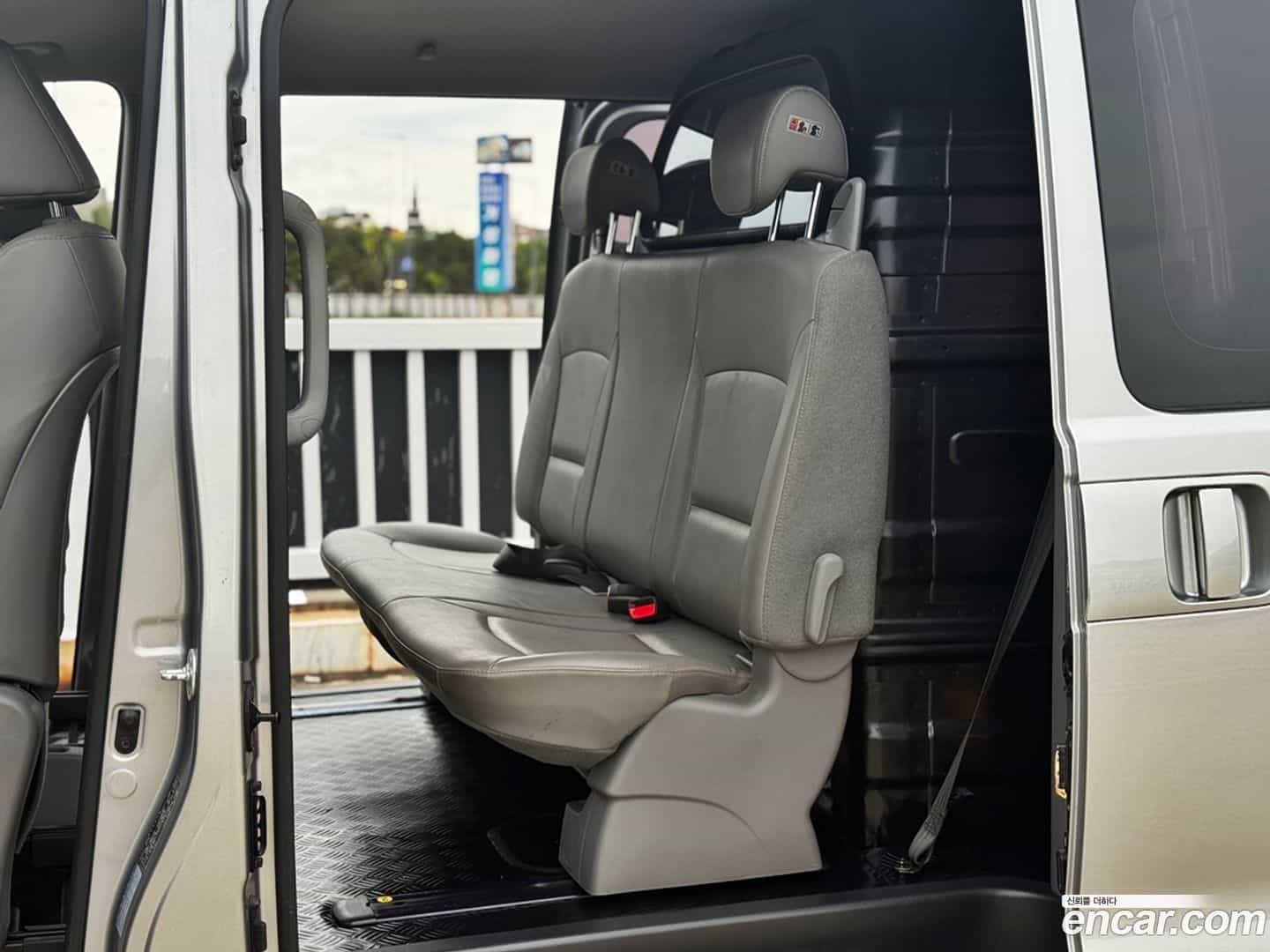 Starex Hyundai 2018.4-OPTION-023