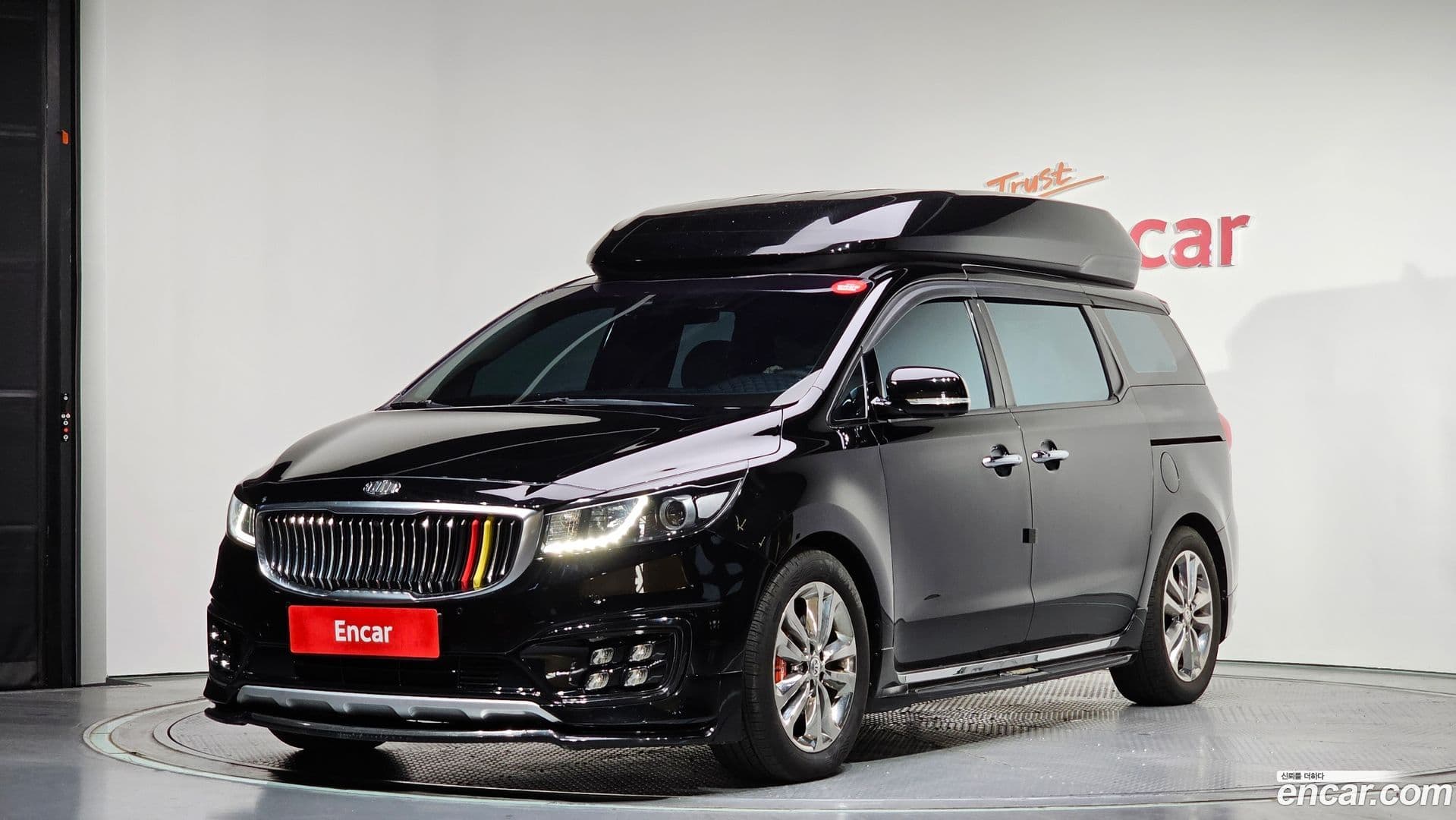 Main__Slider__Photo:Canival Kia 2017.6-0