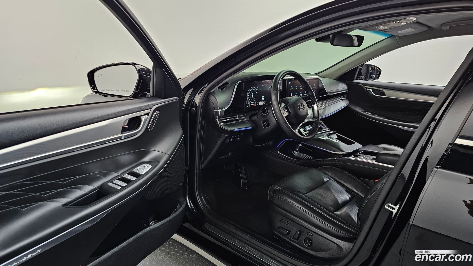 Main__Slider__Photo:Grandeur Hyundai 2022.5-9