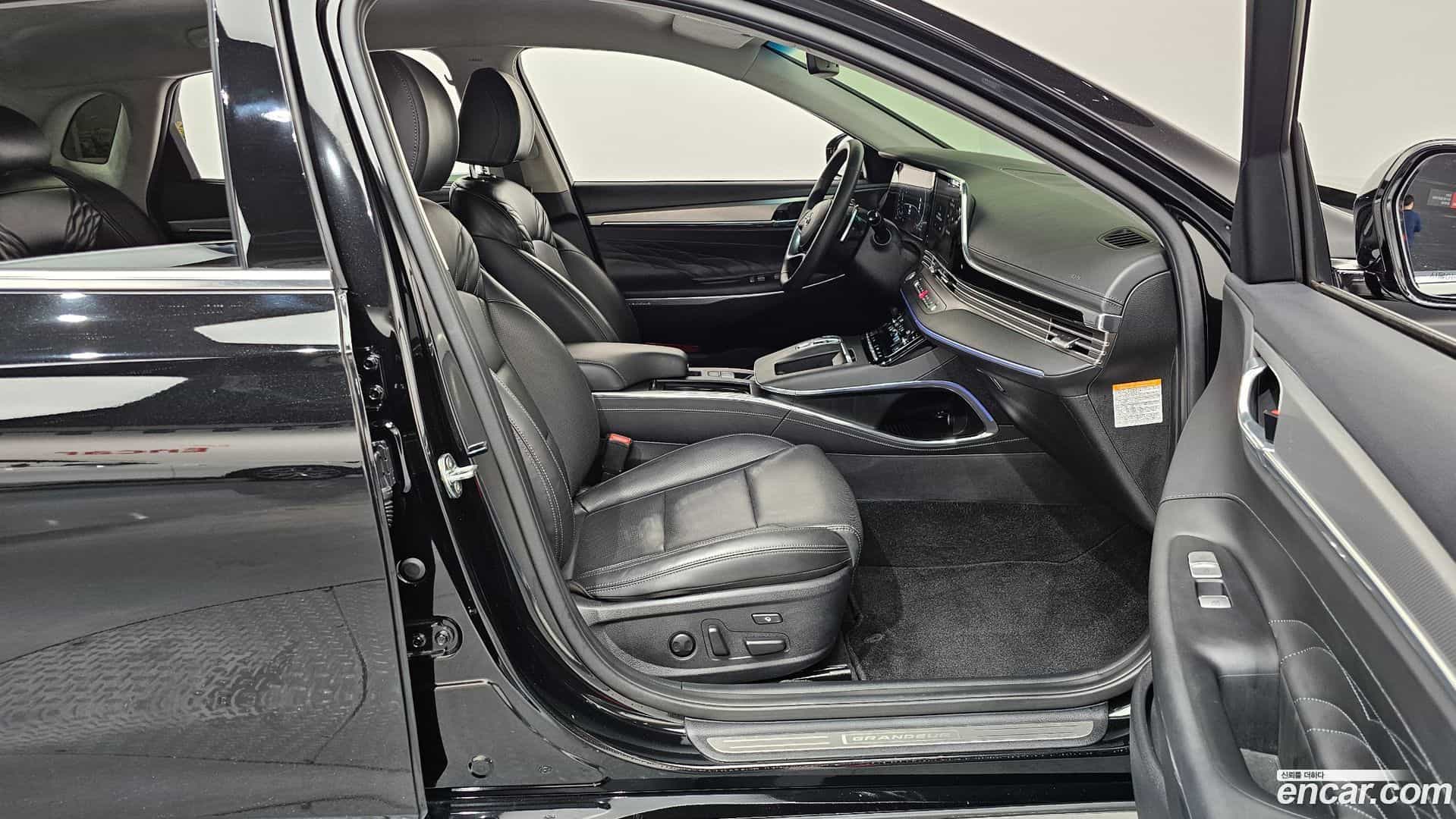 Grandeur Hyundai 2022.5-INNER-036