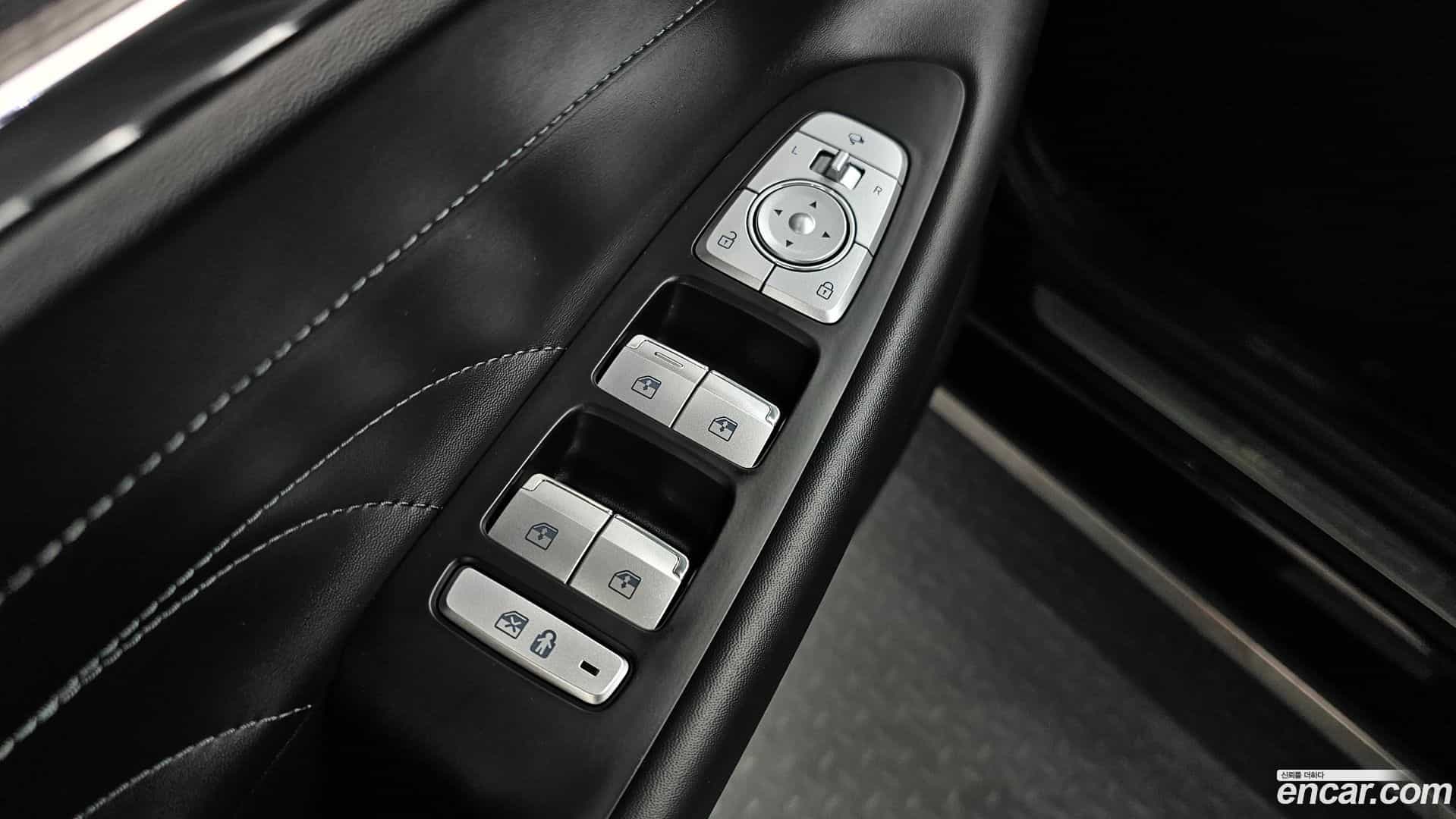 Grandeur Hyundai 2022.5-OPTION-059