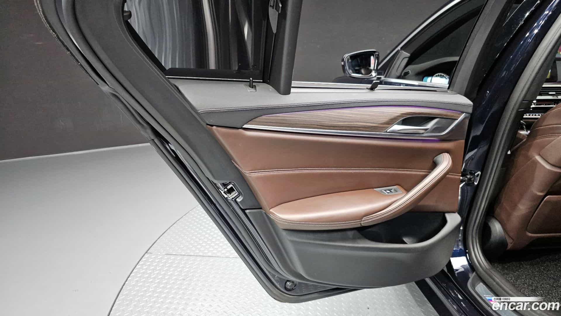 5-Series BMW 2018.2-INNER-035