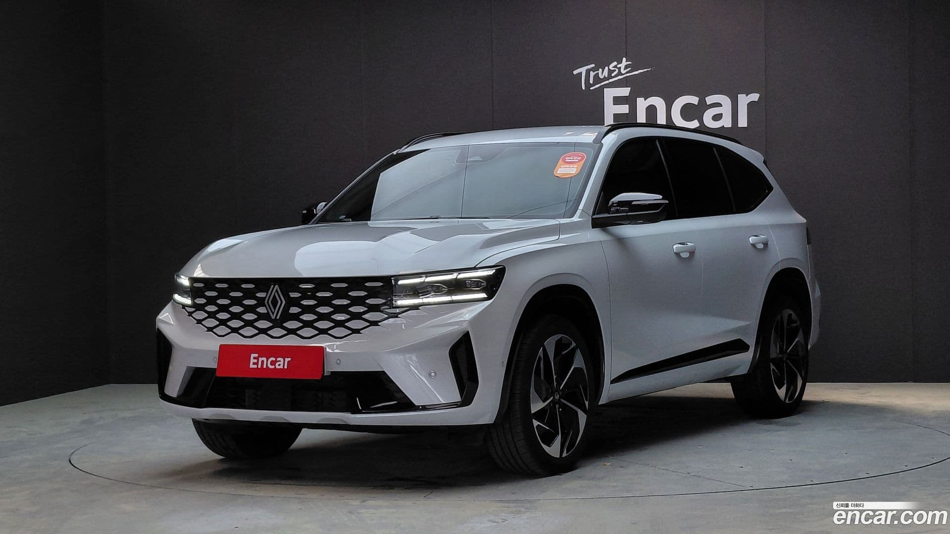 Main__Slider__Photo:Grand Koleos Renault Korea 2024.10-0