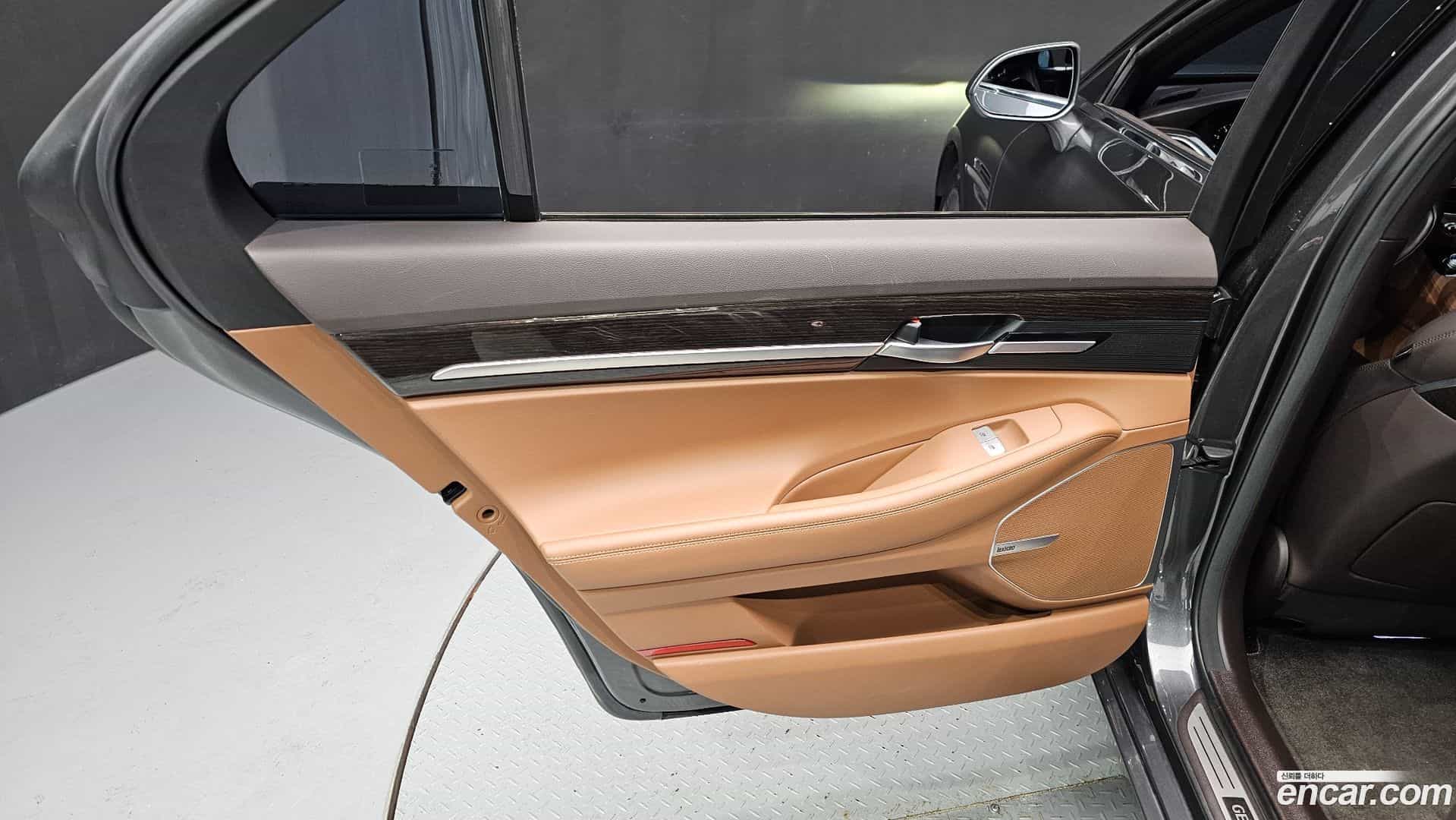 G90 Genesis 2019.11-INNER-035