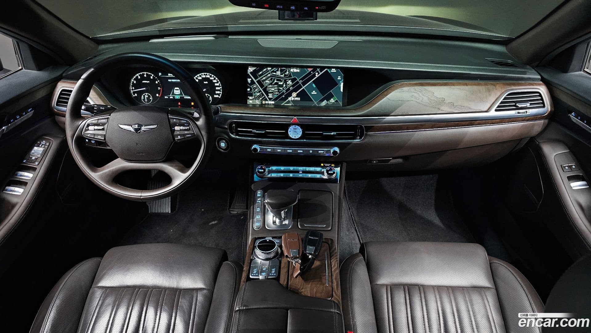 Main__Slider__Photo:G90 Genesis 2021.4-6