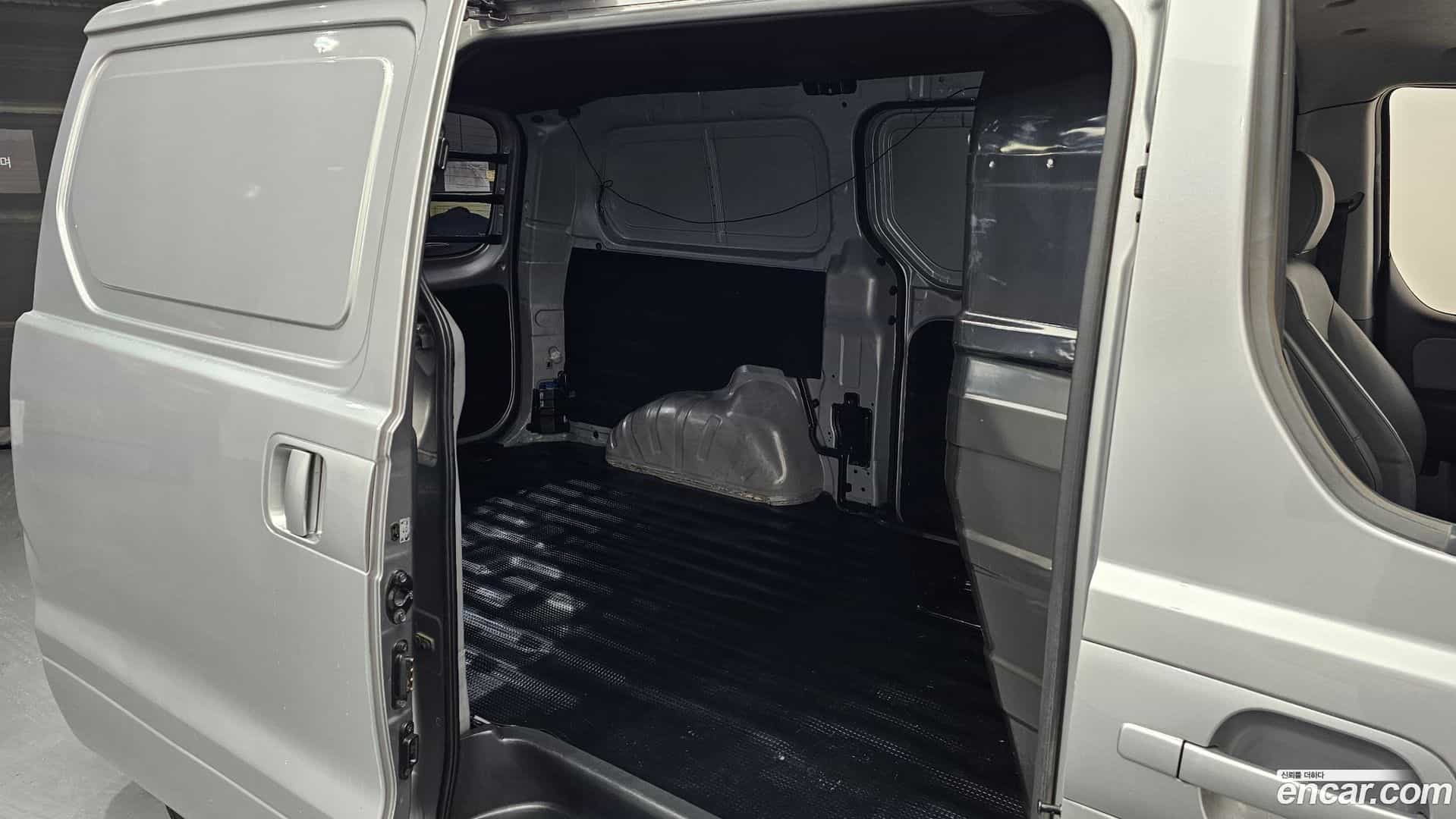 Starex Hyundai 2021.3-OPTION-015