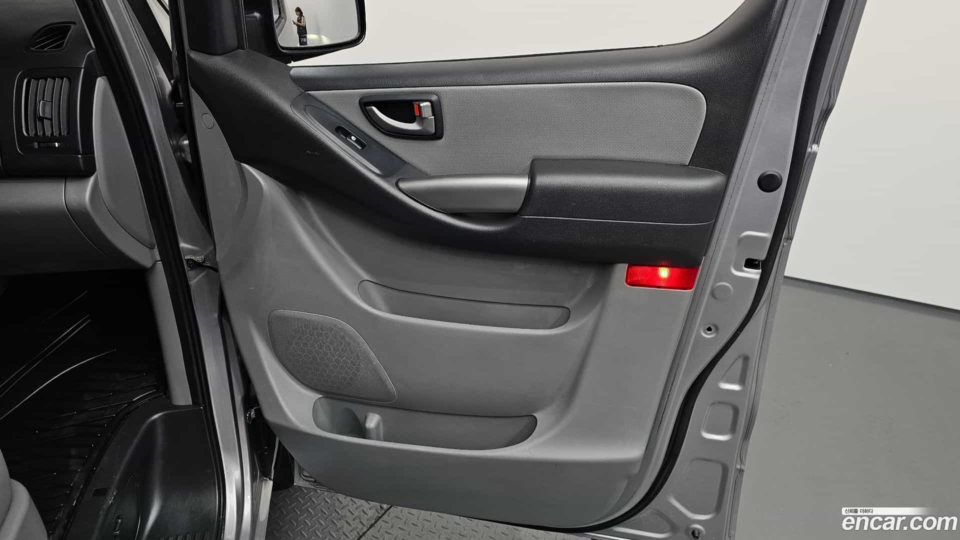 Starex Hyundai 2021.3-INNER-035