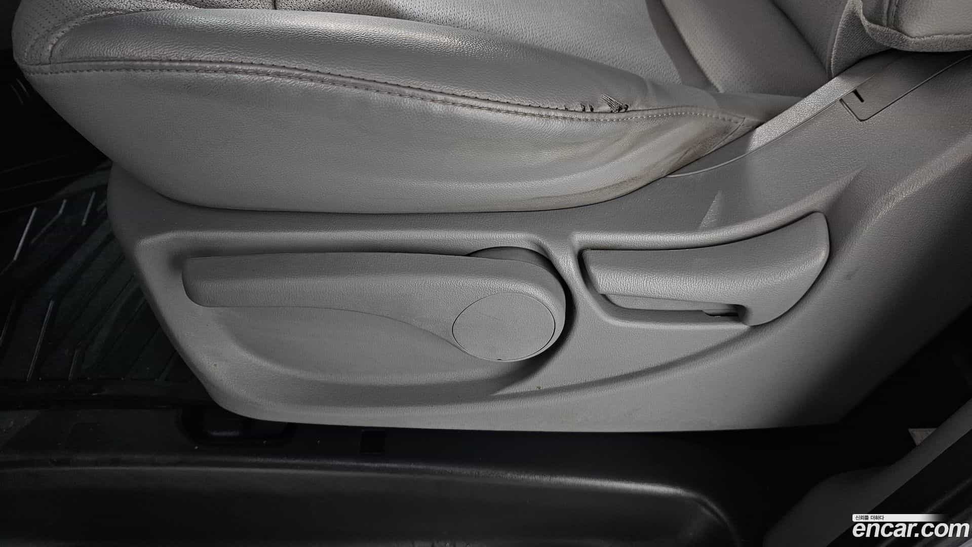 Starex Hyundai 2021.3-OPTION-042