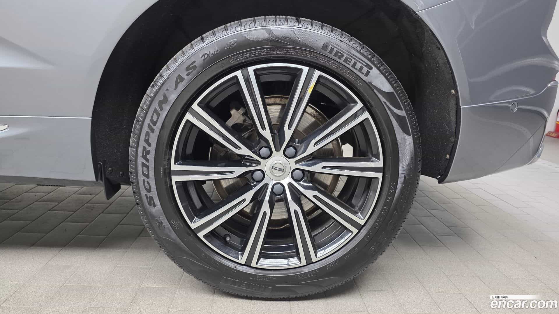 XC60 Volvo 2019.1-OUTER-005