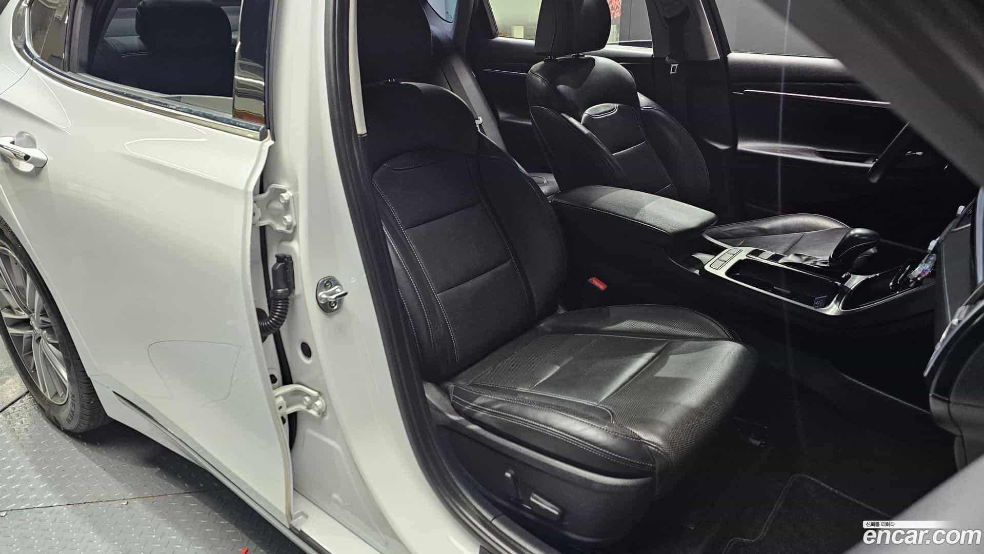 Grandeur Hyundai 2017.5-OPTION-015