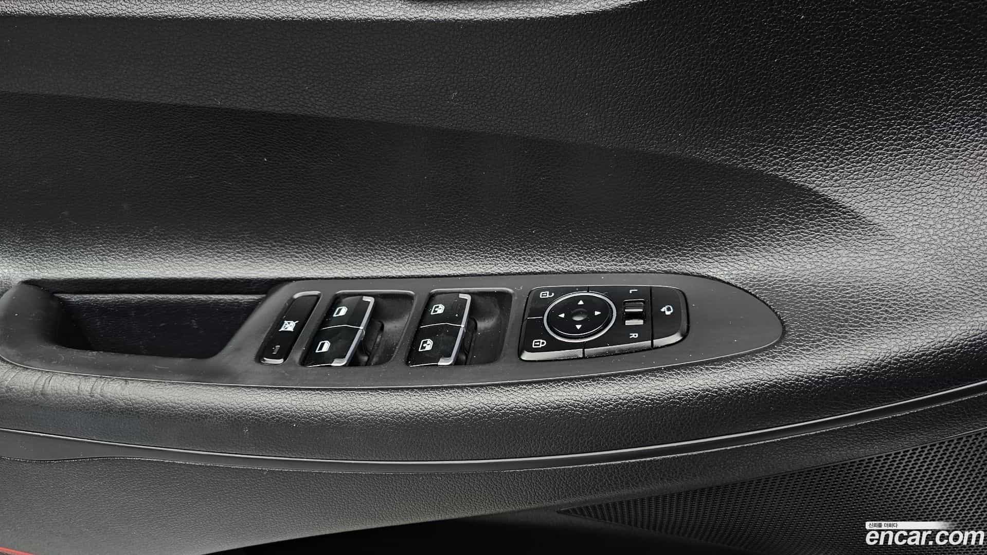 Grandeur Hyundai 2017.5-OPTION-040