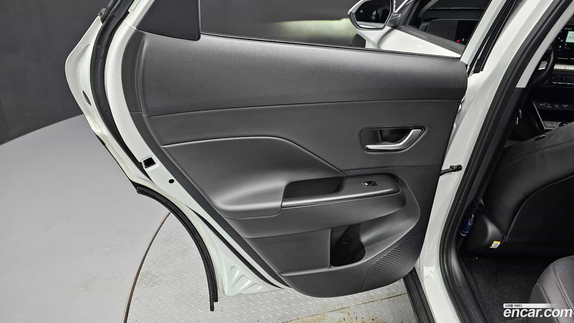 Kona Hyundai 2023.3-INNER-035