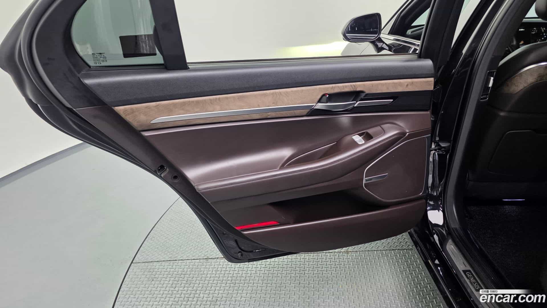 G90 Genesis 2019.4-INNER-035