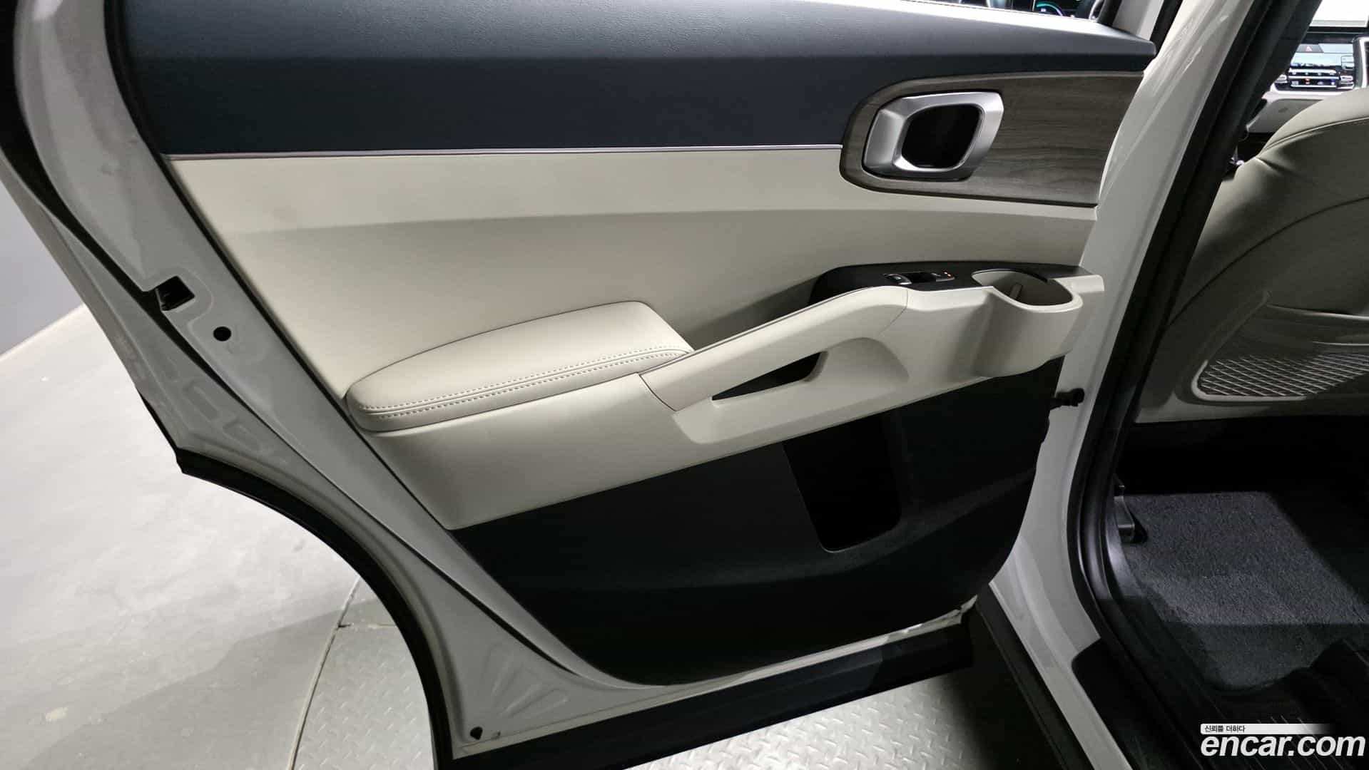 Sorento Kia 2022.1-INNER-035