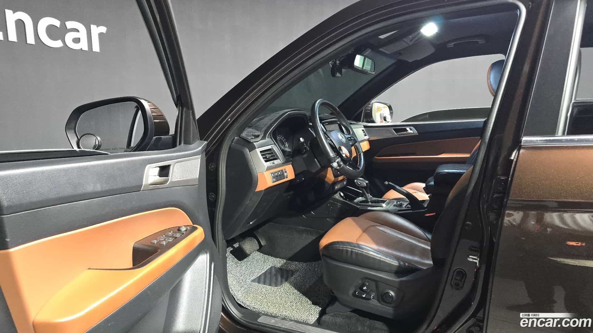 Rexton KG Mobility 2019.2-INNER-010