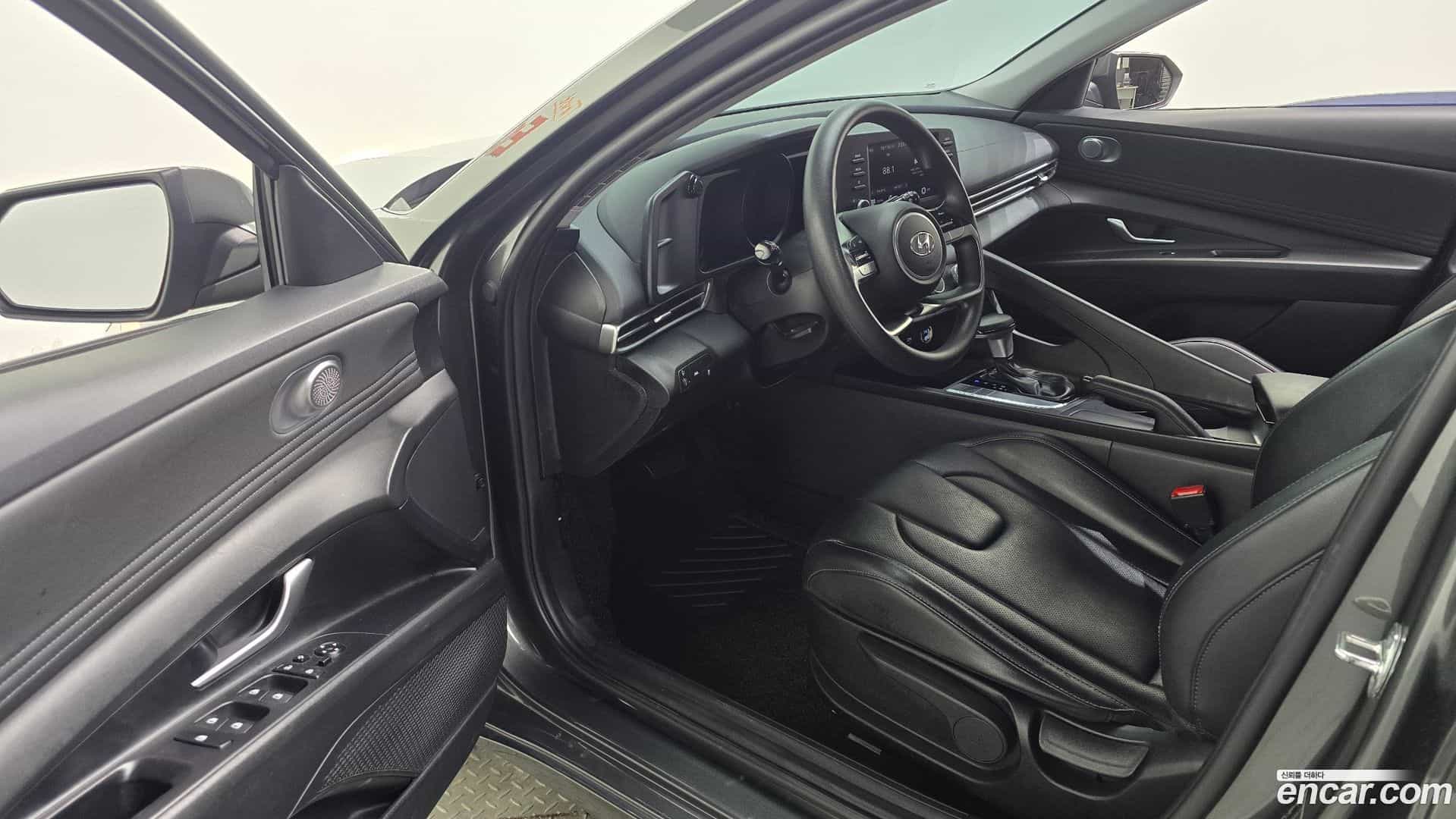 AVANTE Hyundai 2022.6-INNER-010