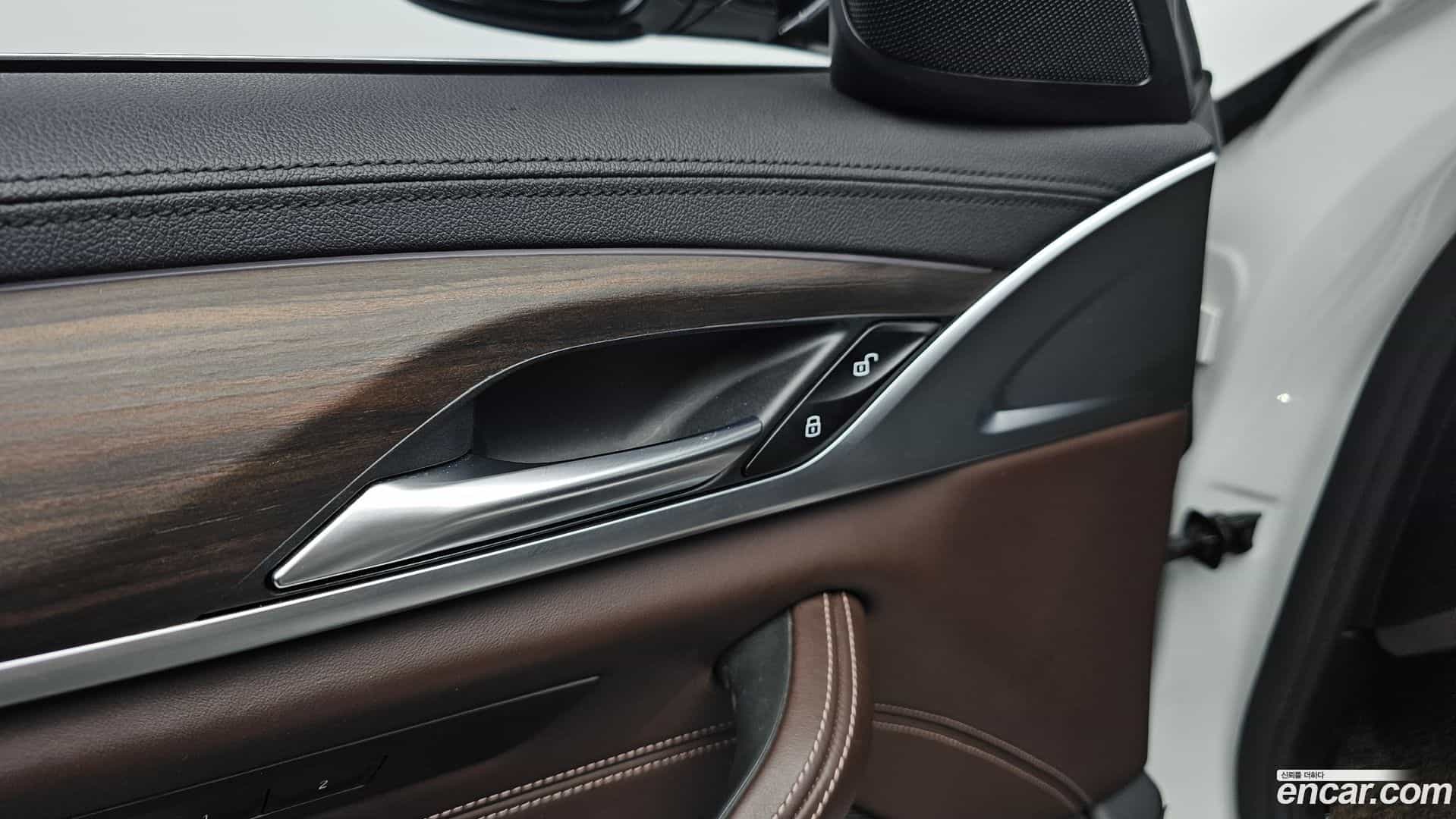 5-Series BMW 2018.5-OPTION-040