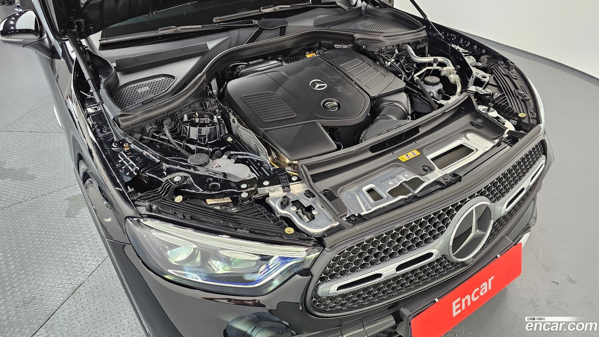 Main__Slider__Photo:GLC-Class Mercedes-Benz 2024.7-5