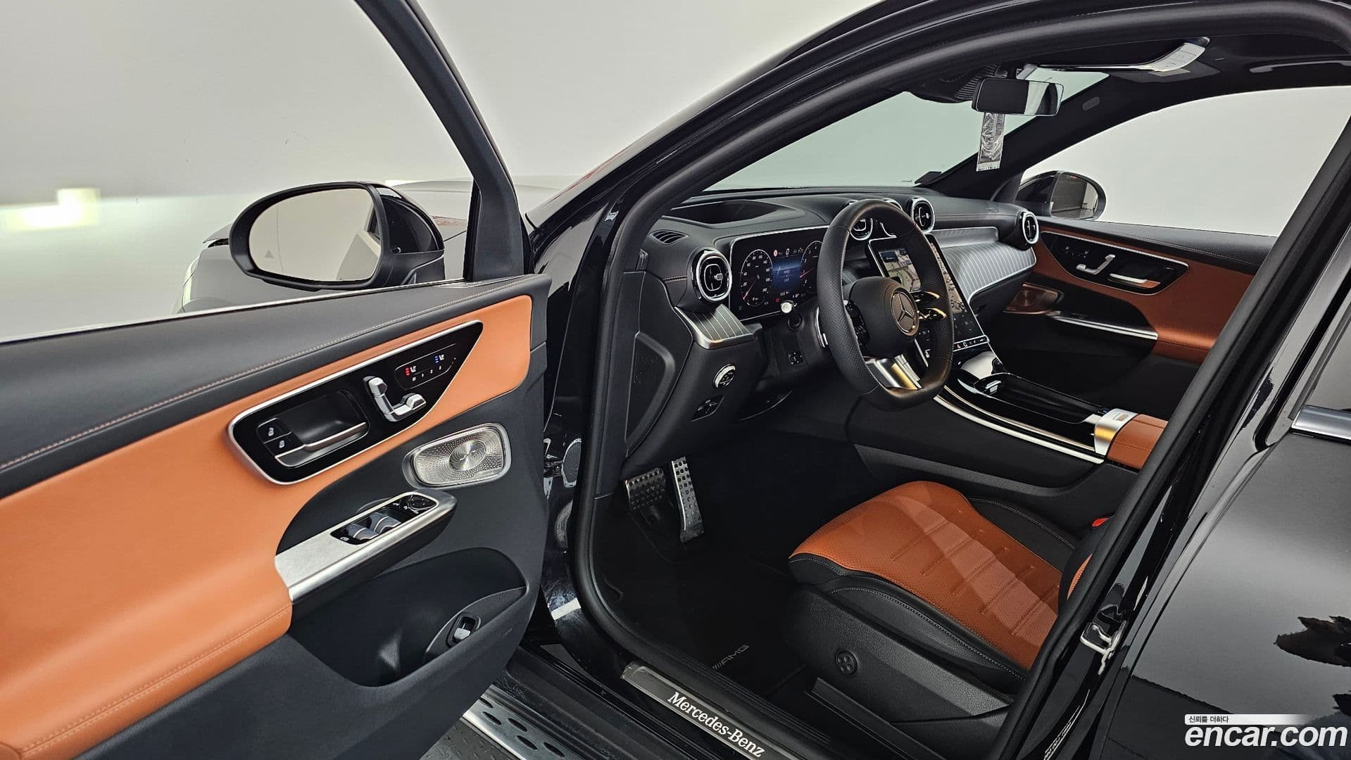 Main__Slider__Photo:GLC-Class Mercedes-Benz 2024.7-9
