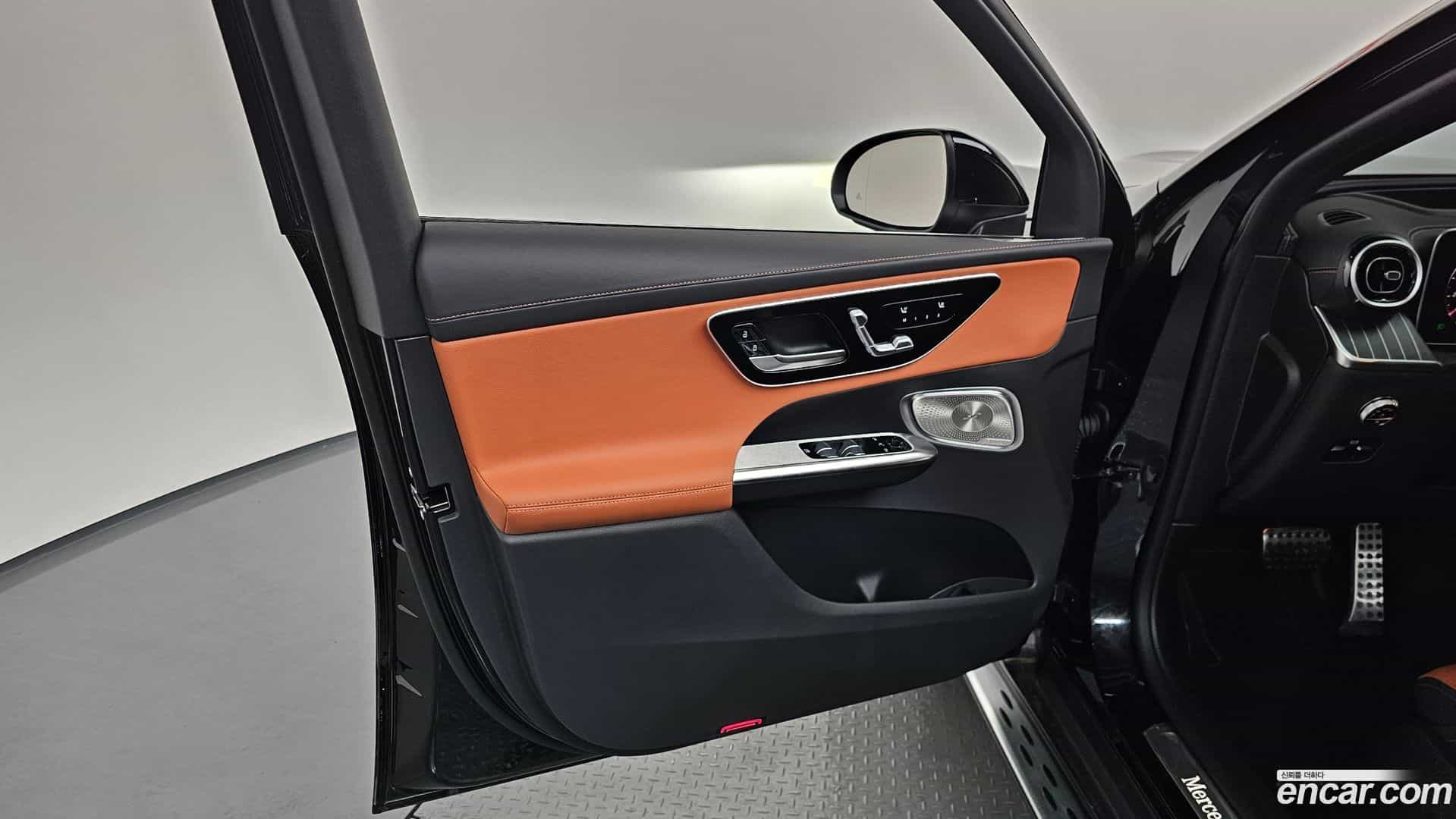 GLC-Class Mercedes-Benz 2024.7-INNER-034