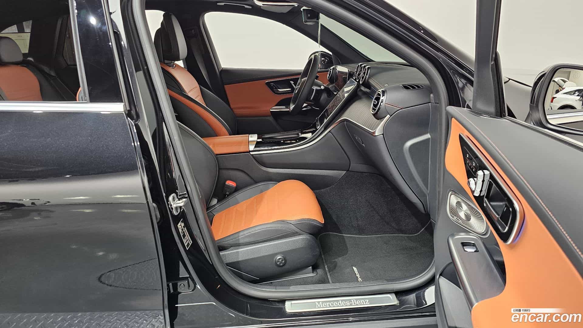 GLC-Class Mercedes-Benz 2024.7-INNER-036