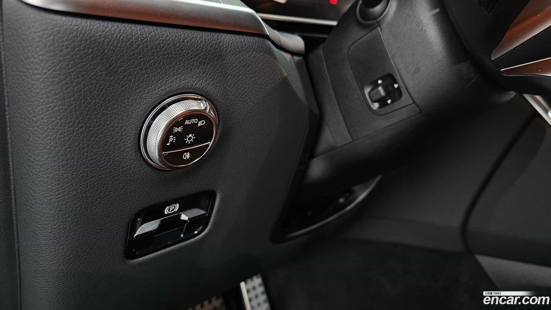GLC-Class Mercedes-Benz 2024.7-OPTION-042