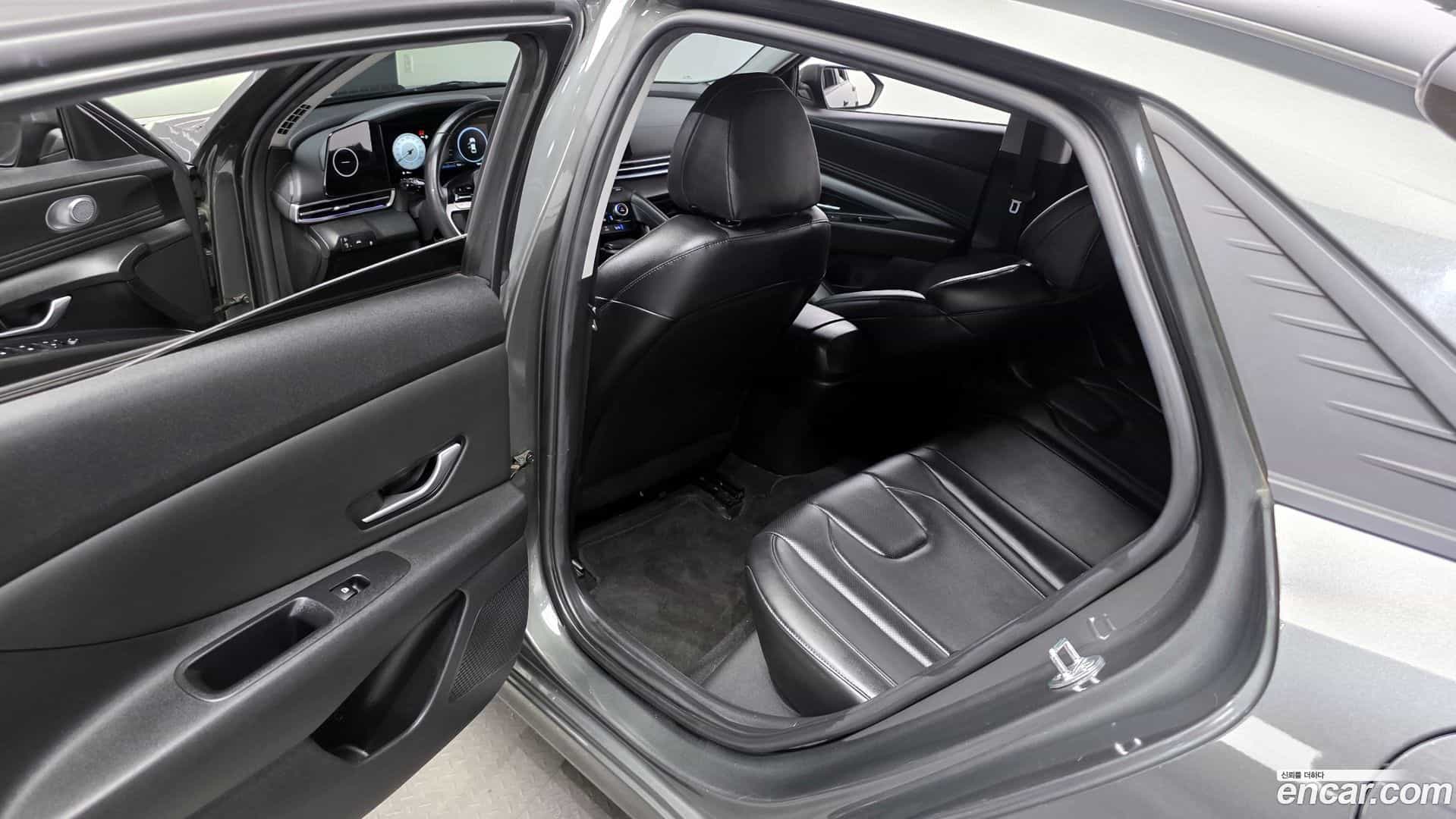 AVANTE Hyundai 2022.3-OPTION-015