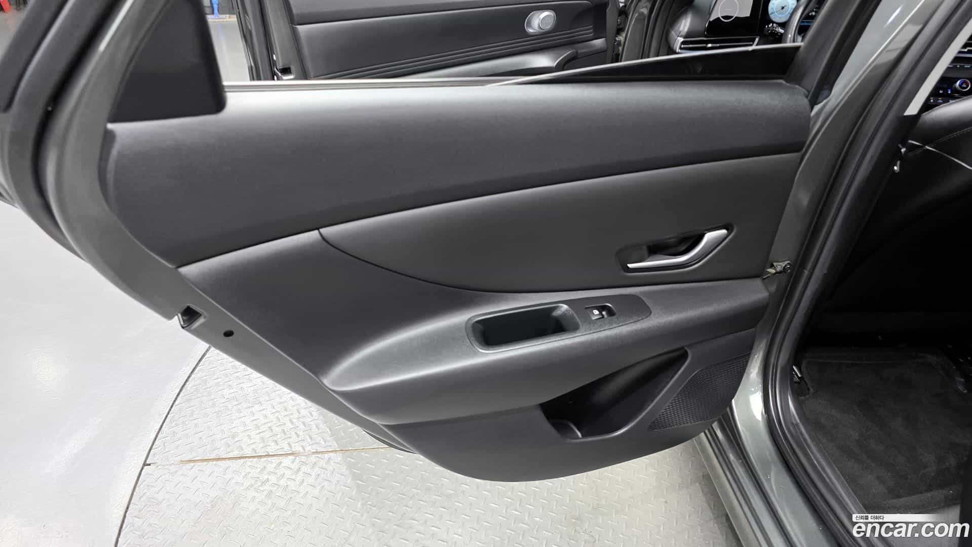 AVANTE Hyundai 2022.3-INNER-035