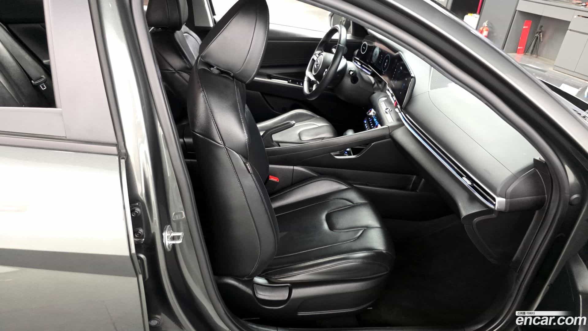 AVANTE Hyundai 2022.3-INNER-036
