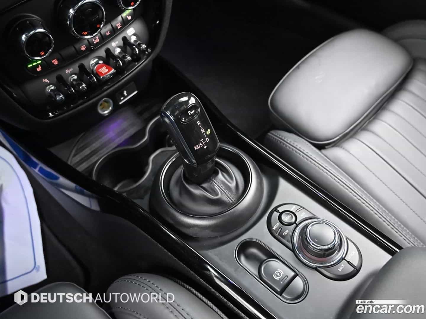 Clubman Mini 2022.11-INNER-009