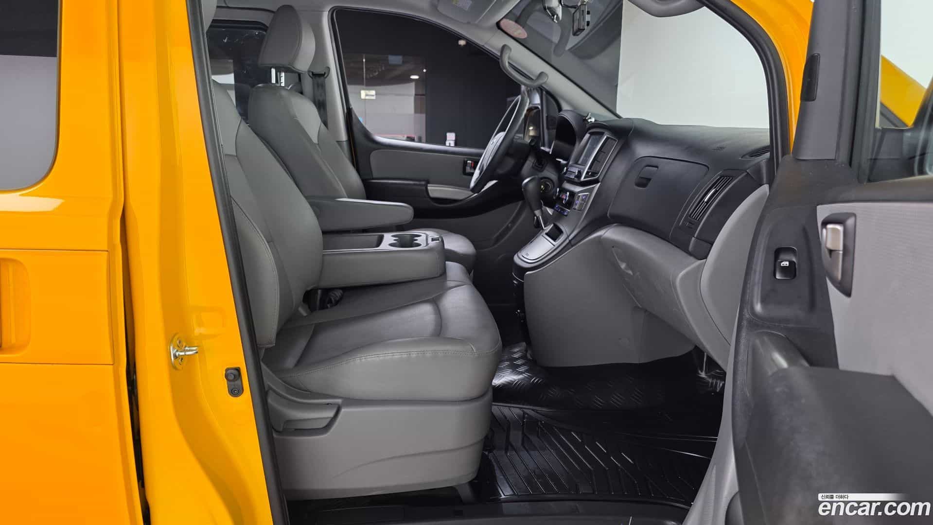 Starex Hyundai 2019.8-OPTION-015