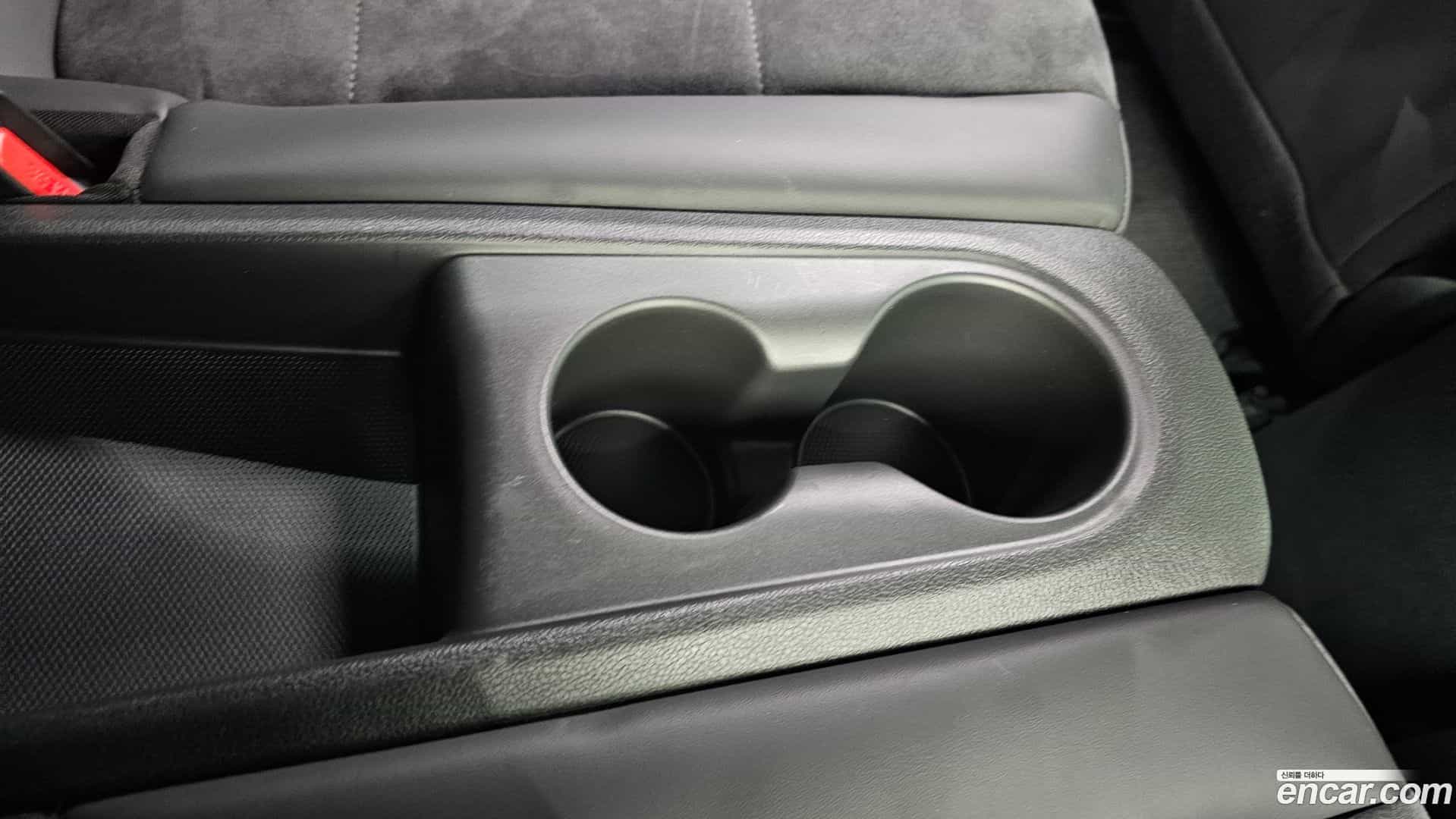 Veloster Hyundai 2020.6-OPTION-023