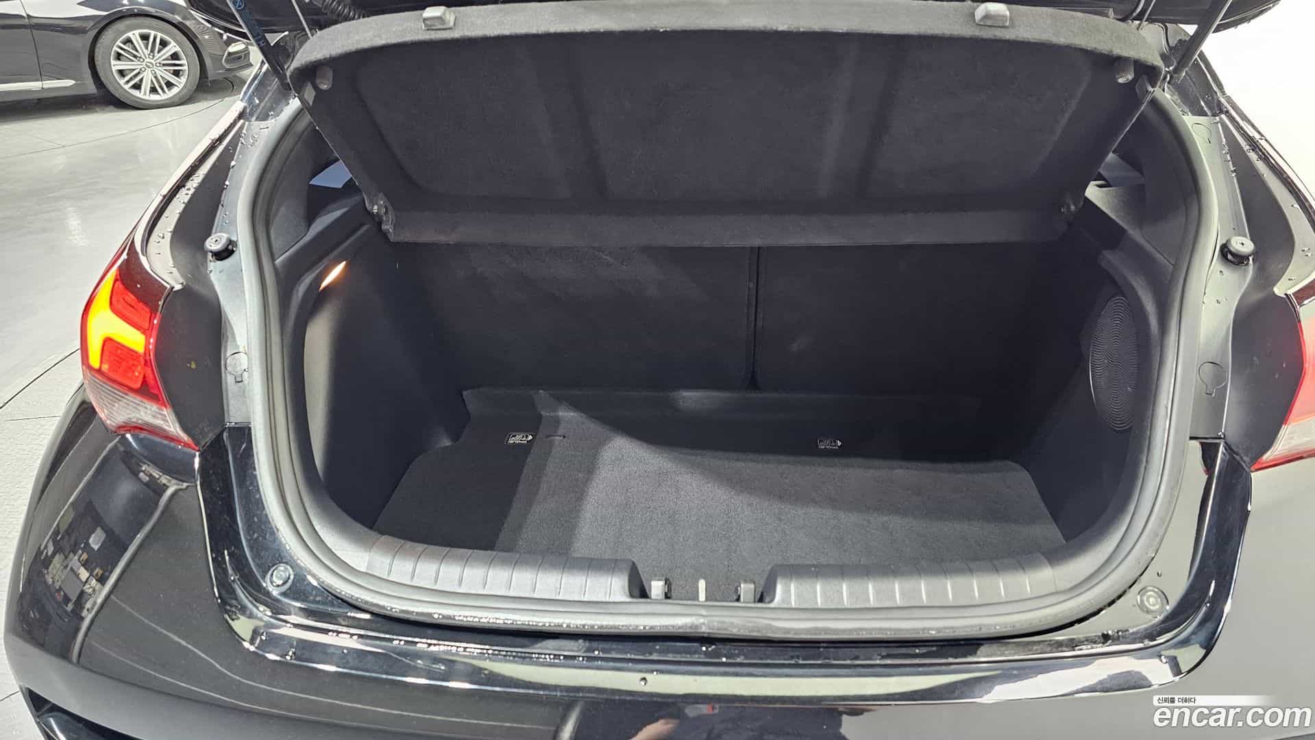 Veloster Hyundai 2020.6-OPTION-024