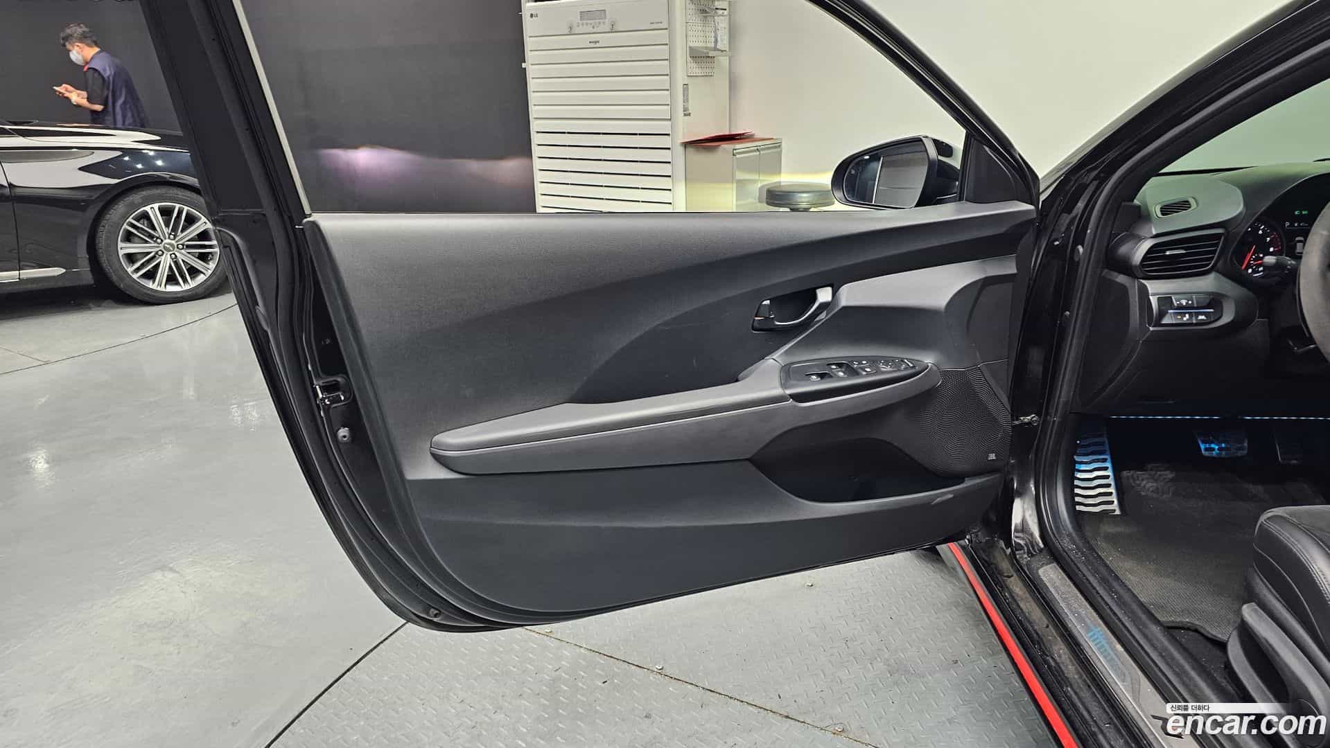 Veloster Hyundai 2020.6-INNER-034