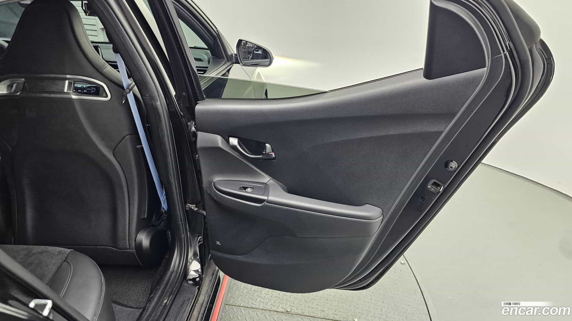 Veloster Hyundai 2020.6-INNER-035