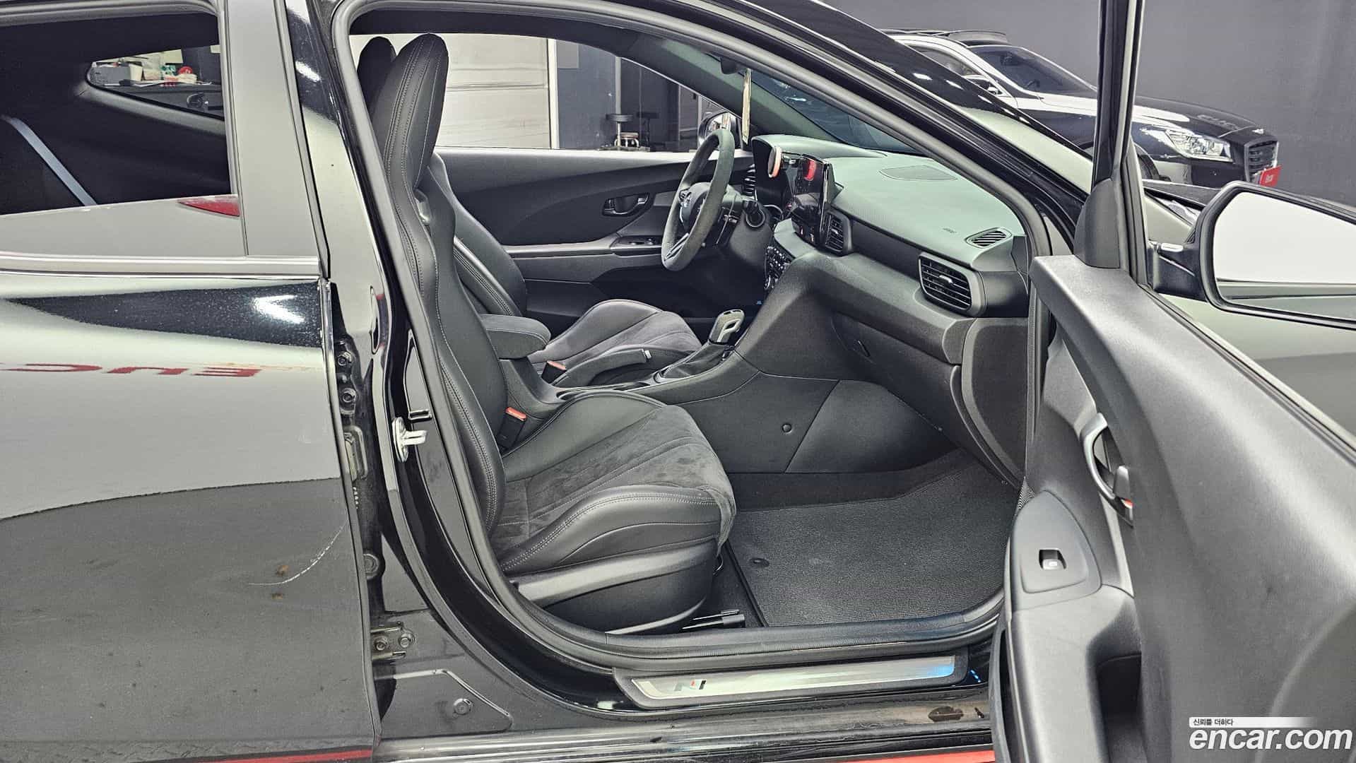 Veloster Hyundai 2020.6-INNER-036