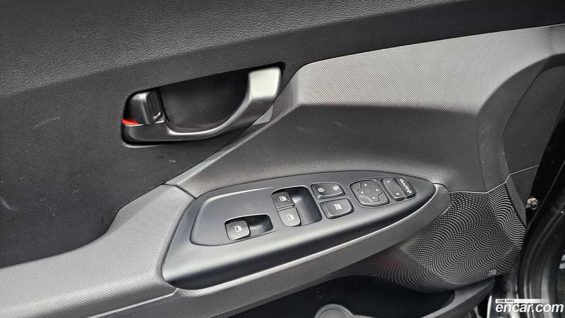 Veloster Hyundai 2020.6-OPTION-040