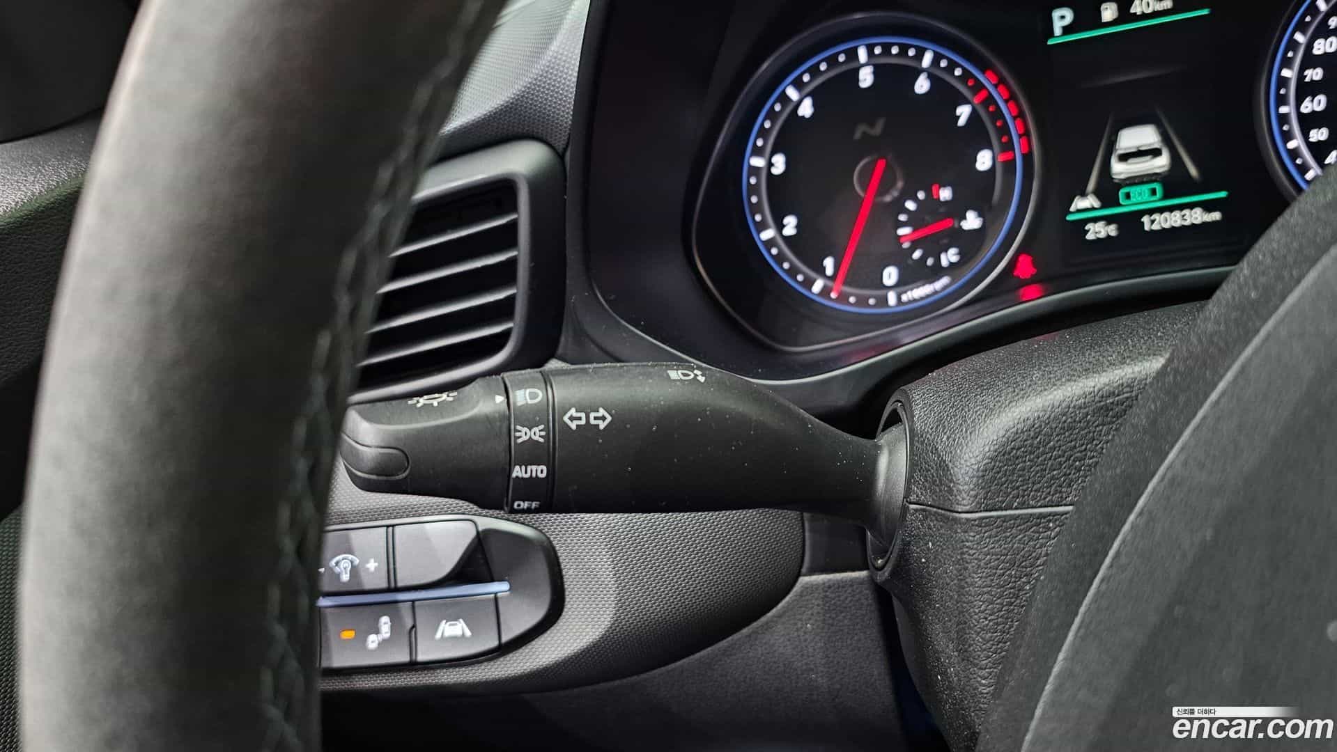 Veloster Hyundai 2020.6-OPTION-042