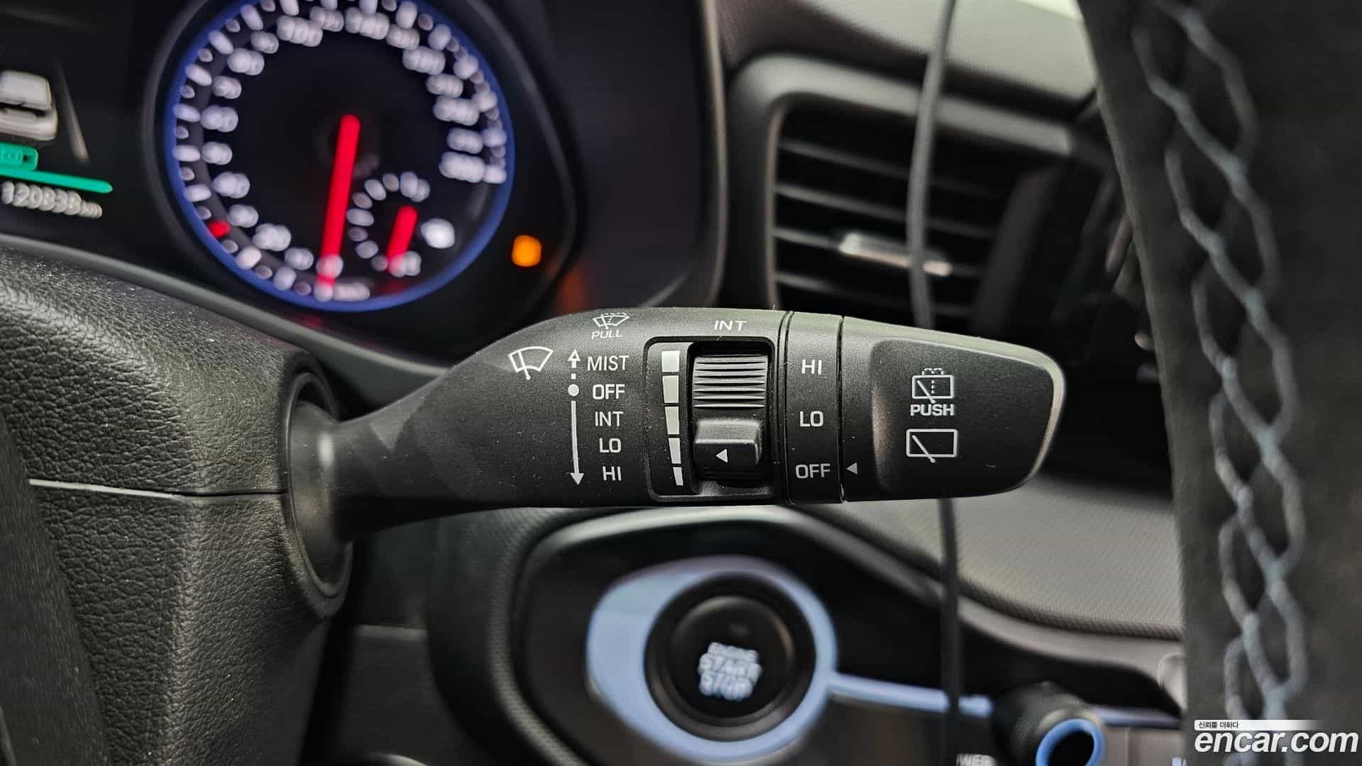 Veloster Hyundai 2020.6-OPTION-043