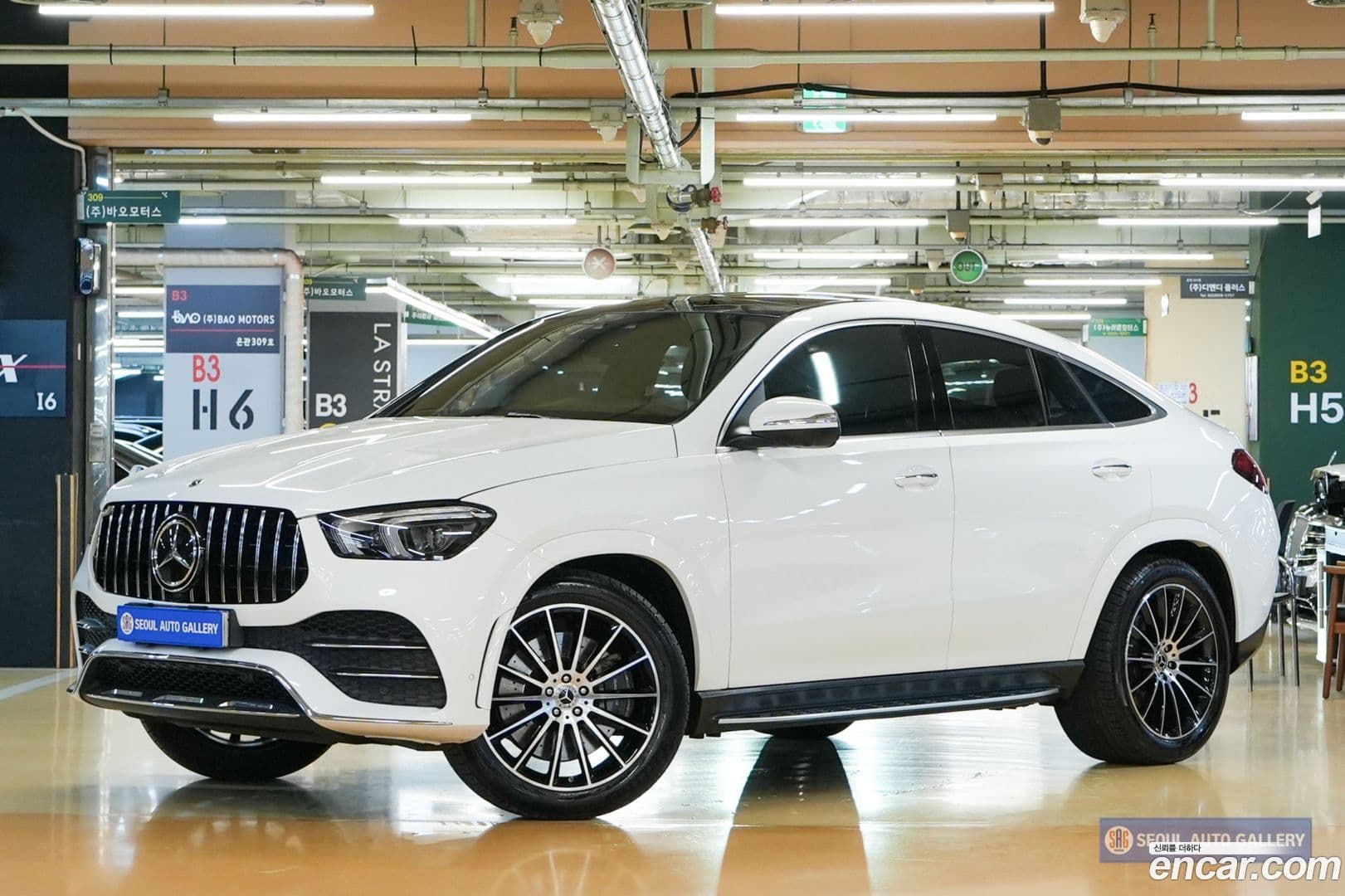 Main__Slider__Photo:GLE-Class Mercedes-Benz 2022.2-0