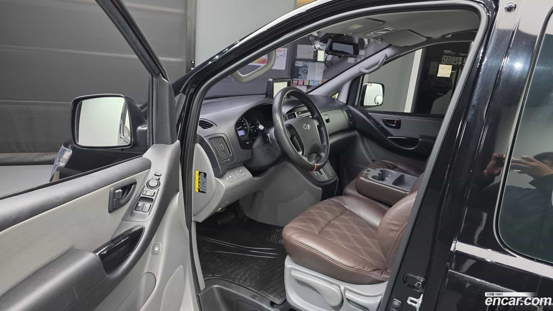 Starex Hyundai 2019.2-INNER-010