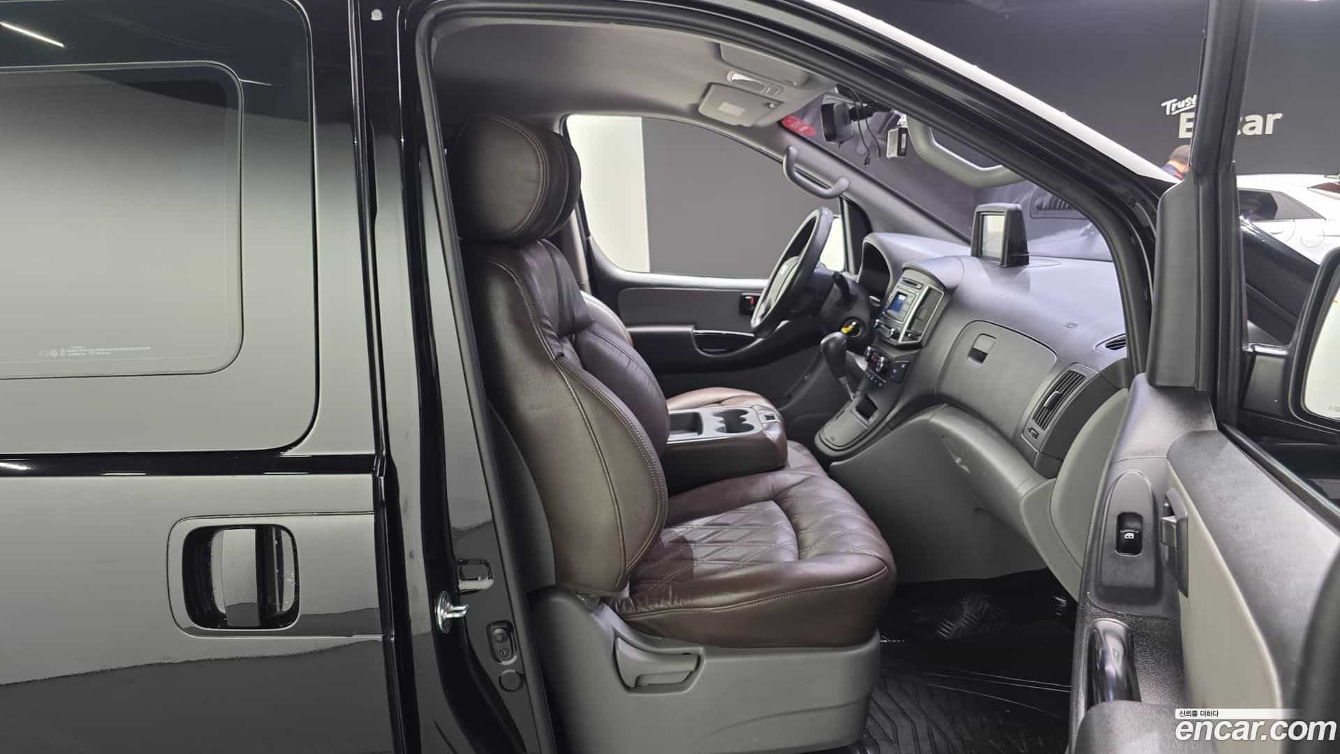 Starex Hyundai 2019.2-OPTION-015
